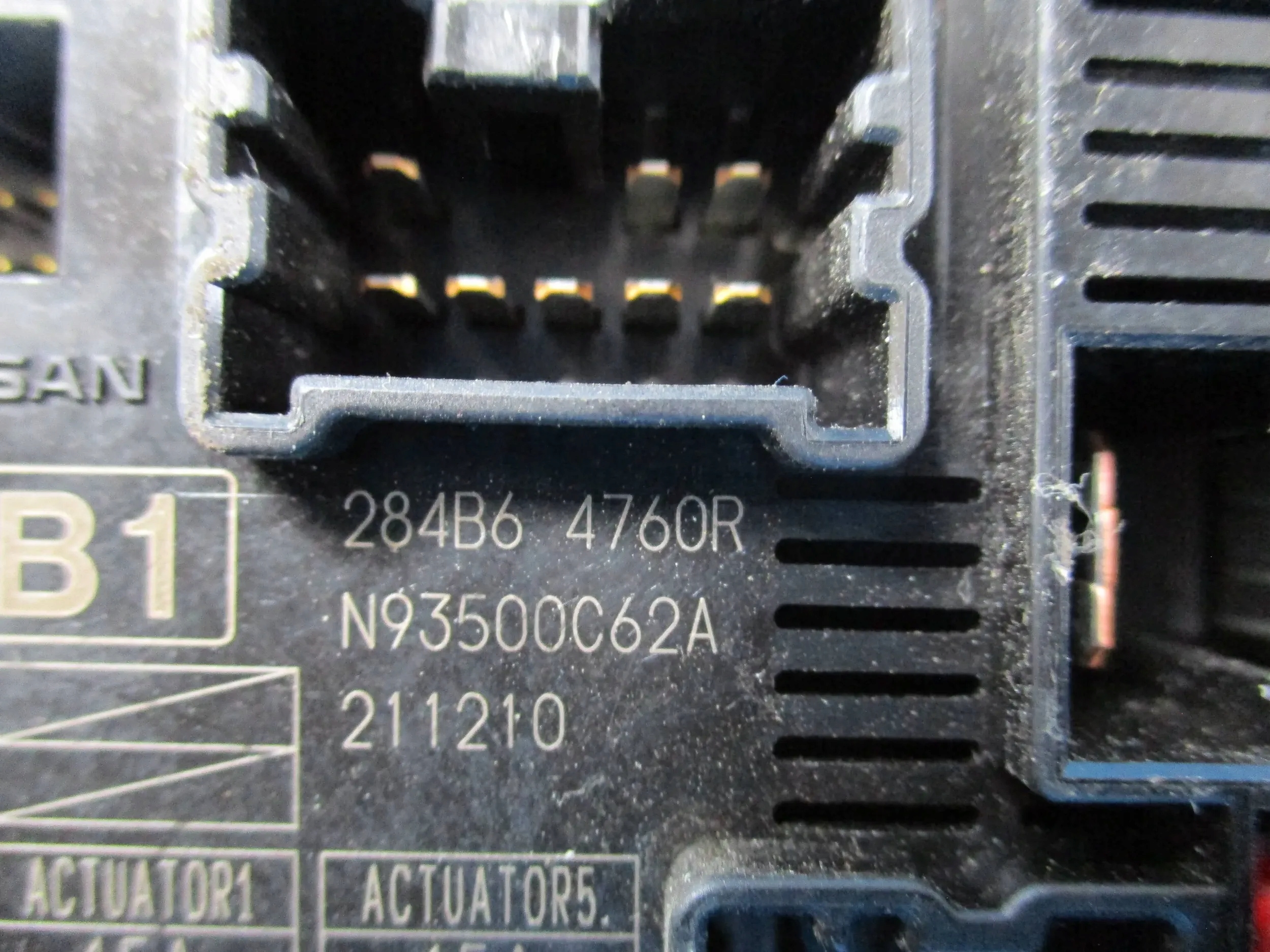 MODUŁ BEZPIECZNIKÓW KANGOO IV TOWNSTAR 284B6-4760R Producent części Renault OE