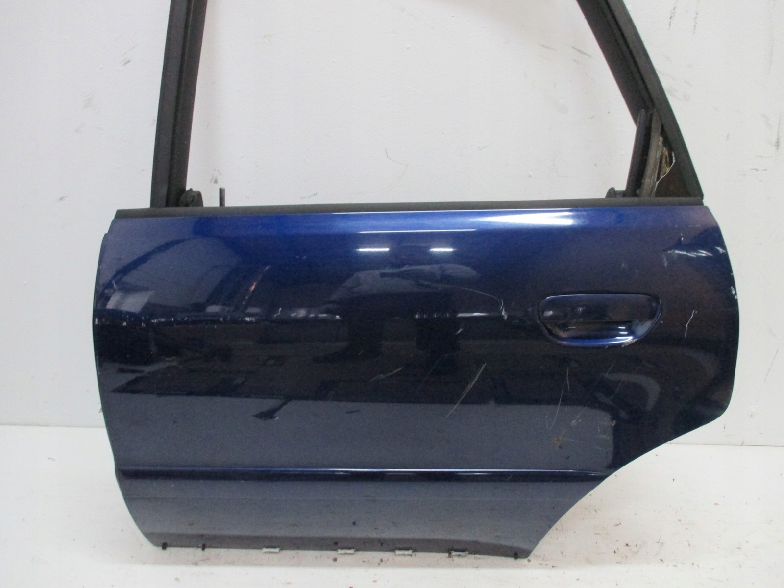 ajtó bal hátsó AUDI A4 8D0 SEDAN