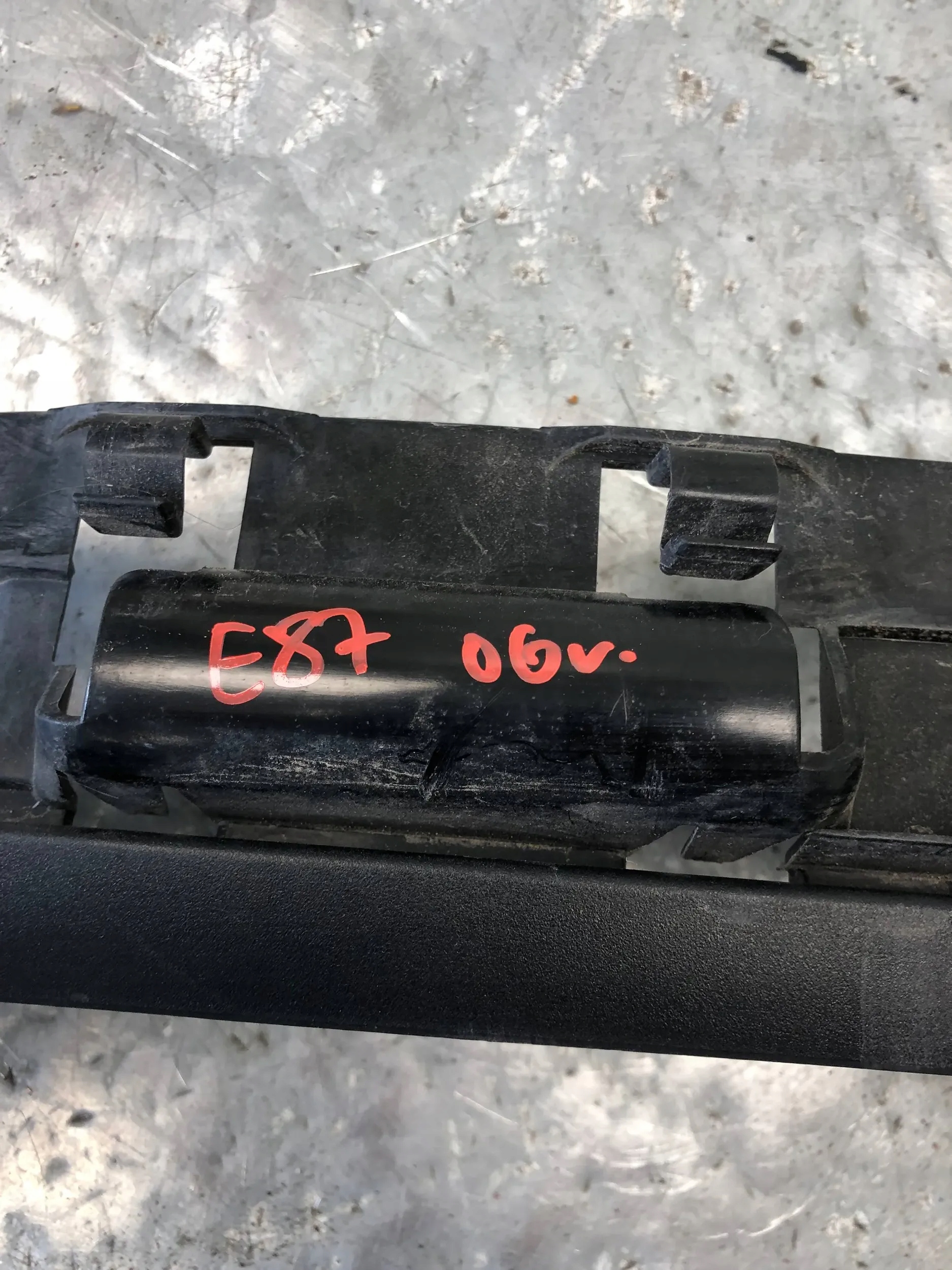 bumper bracket rear part BMW E87 7058521