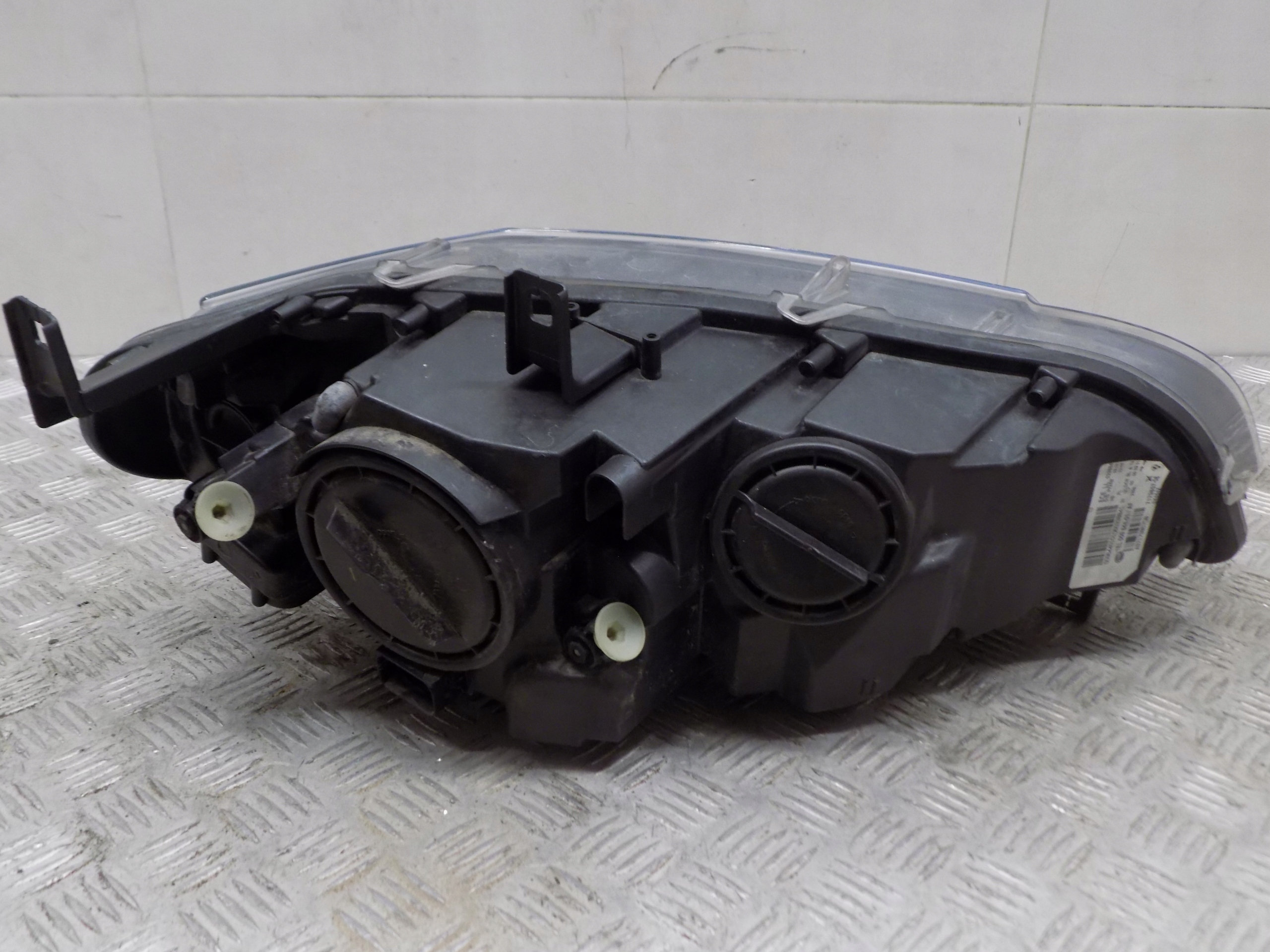 BMW X6 E71 REFLEKTOR light front left XENON EU 7179857