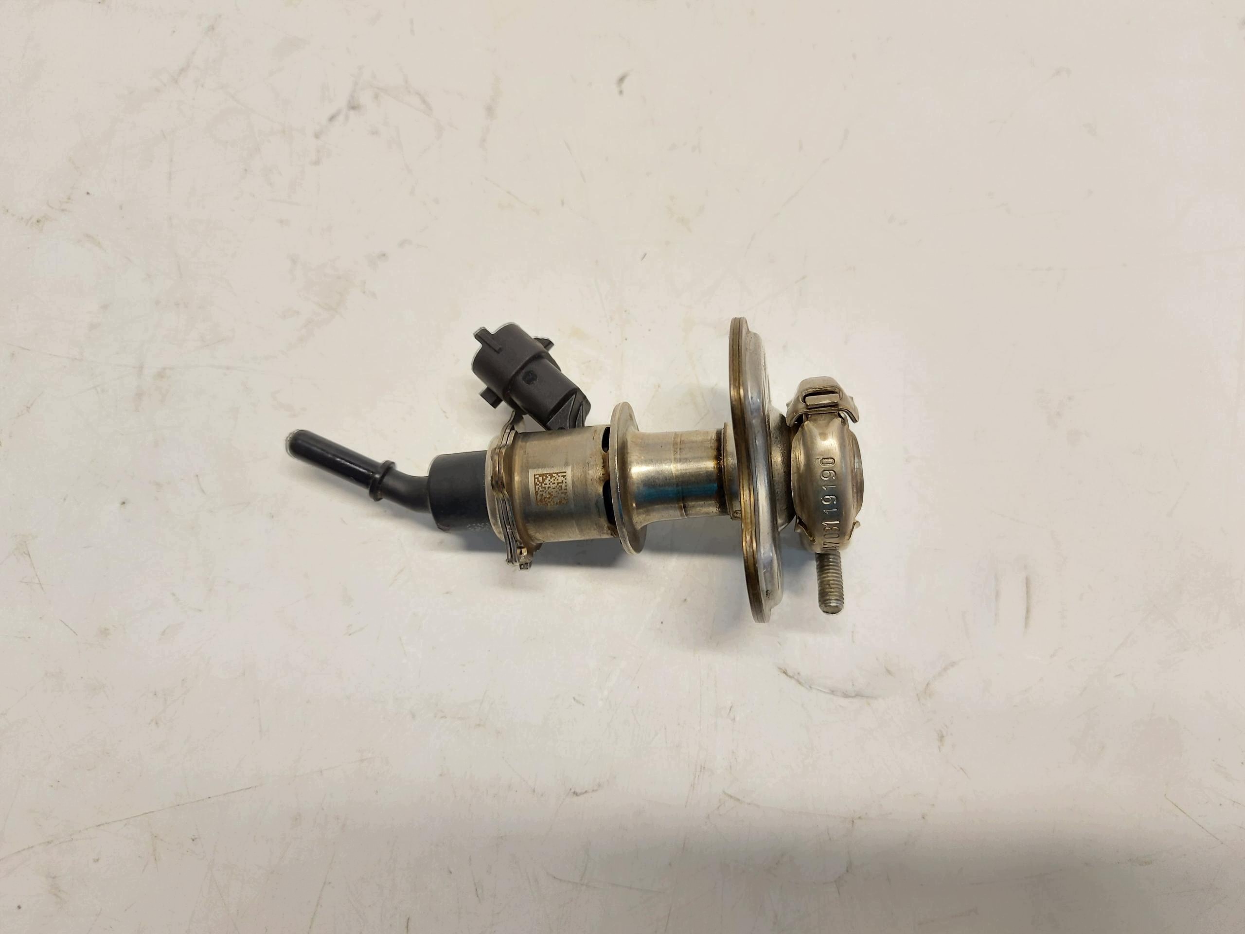 AUDI A5 8B3 B10 AVANT 2.0 TDI injector AdBlue 05L131113S