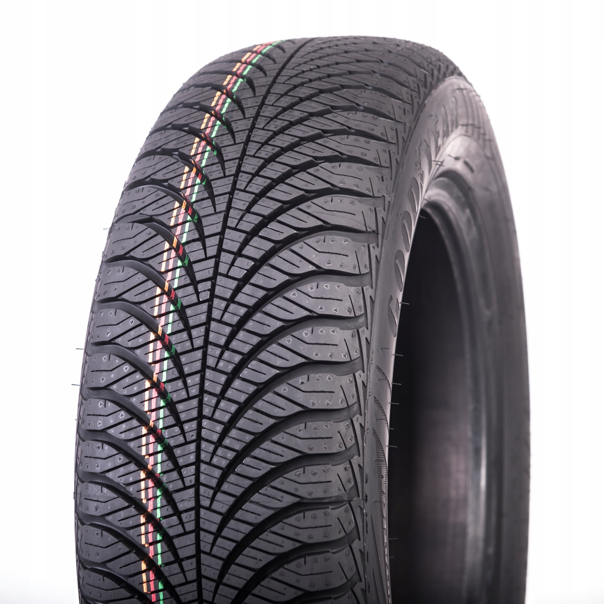 4X шины 215 / 55R17 Goodyear VECTOR 4s G2