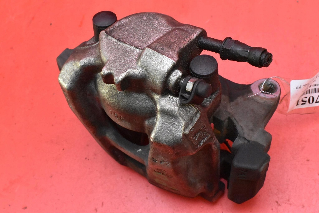caliper brake right front AUDI A5 8T 1.8 TFSI 170 KM 07-11