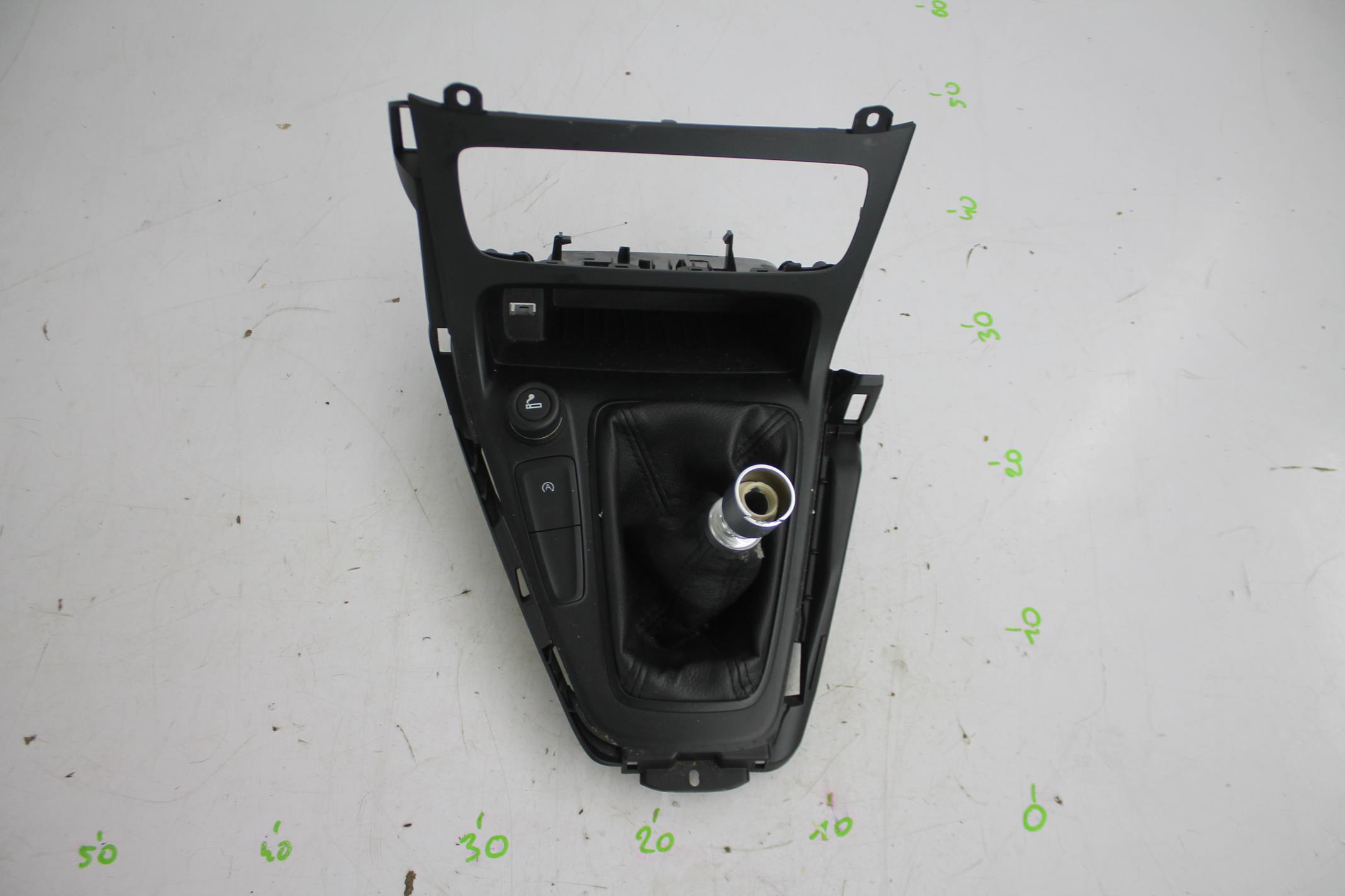 TUNEL ŚRODKOWY RAMKA BIEGÓW FORD FOCUS MK3