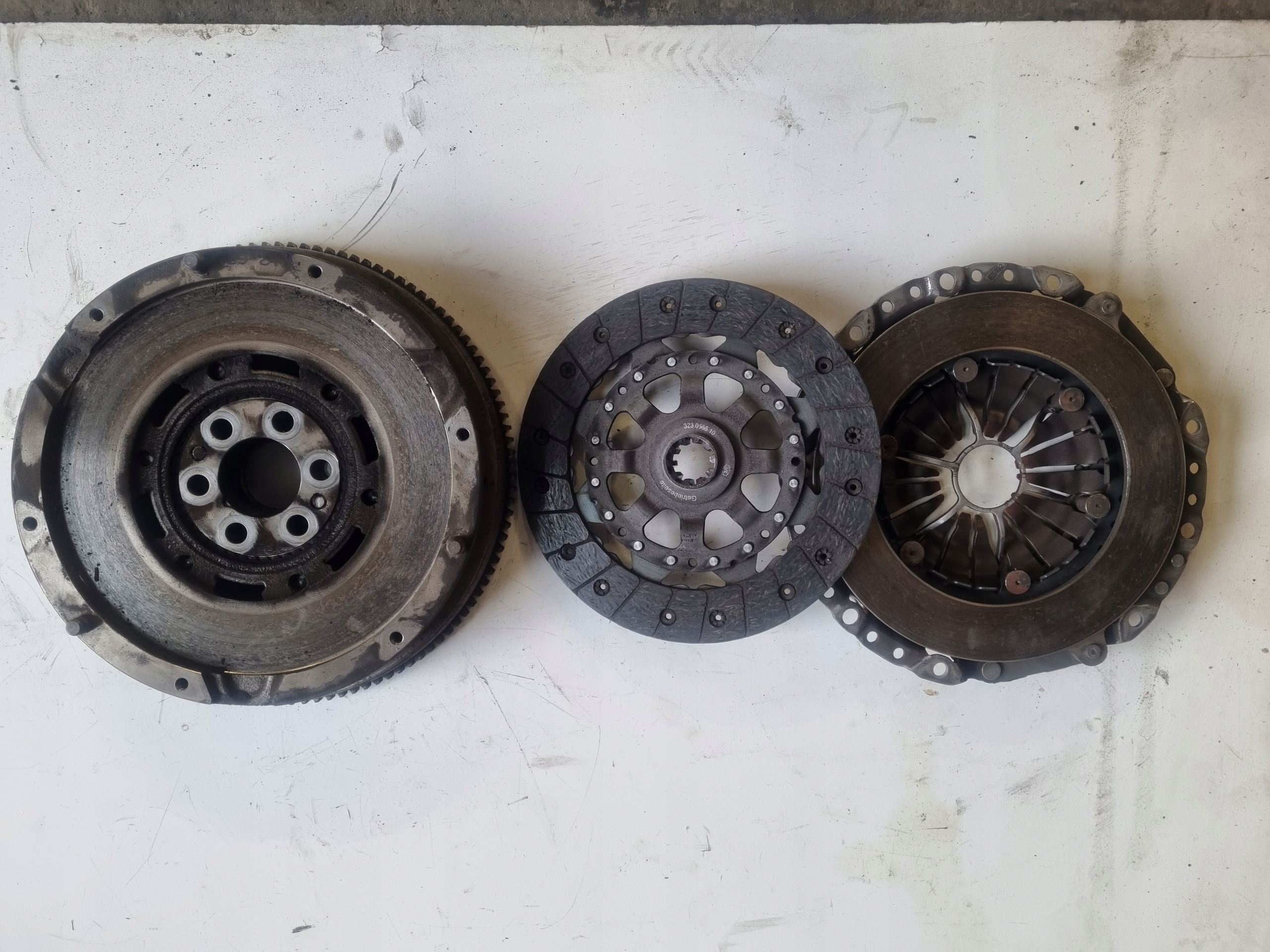 13033310 - E46 1.8 и ДВУХМАССОВОЕ колесо сцепления 123033310