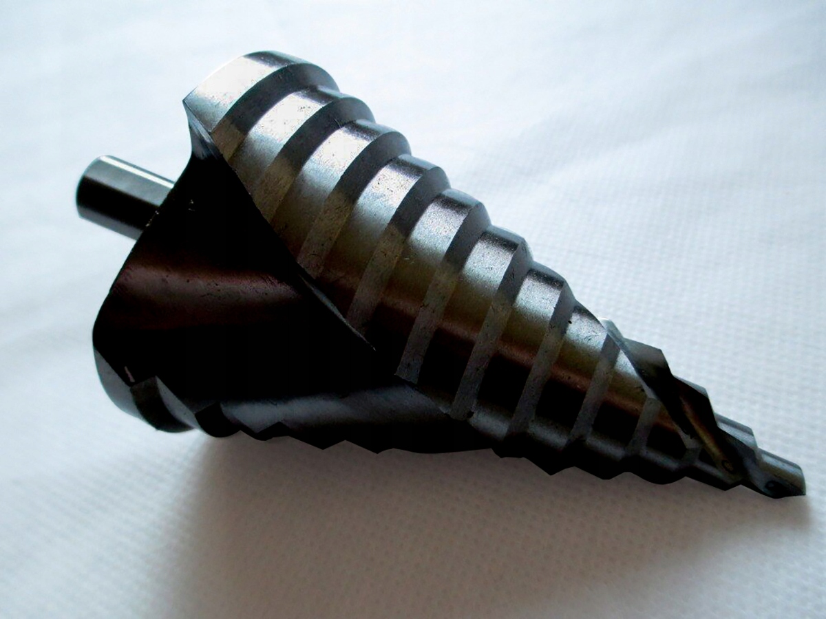 WIERTŁO STOŻKOWE STOPNIOWE SPIRALNE CHOINKOWE METALU ROZWIERTAK HSS 4-52 MM Marka Verke