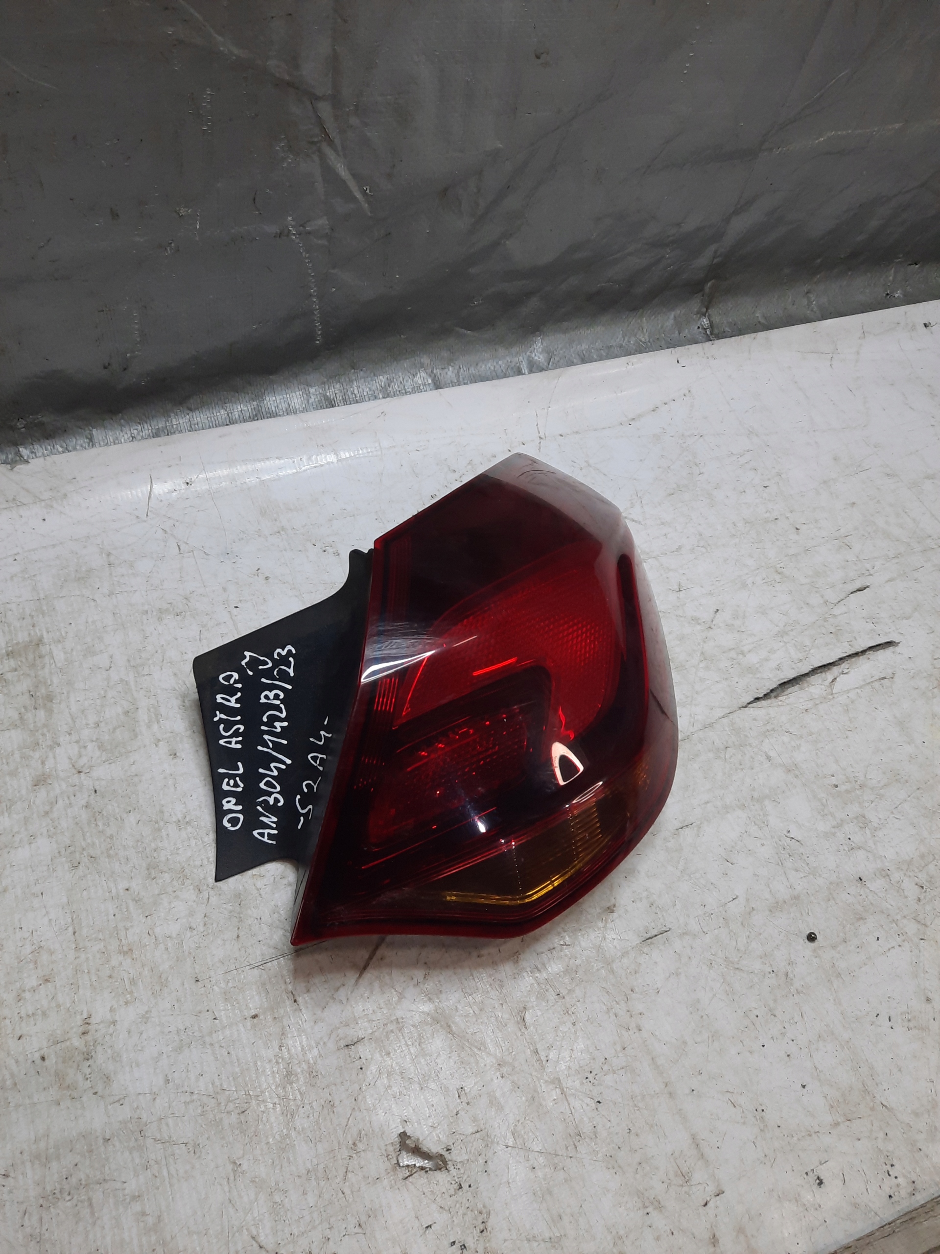 Opel OE 1090098 light rear P ASTRA J