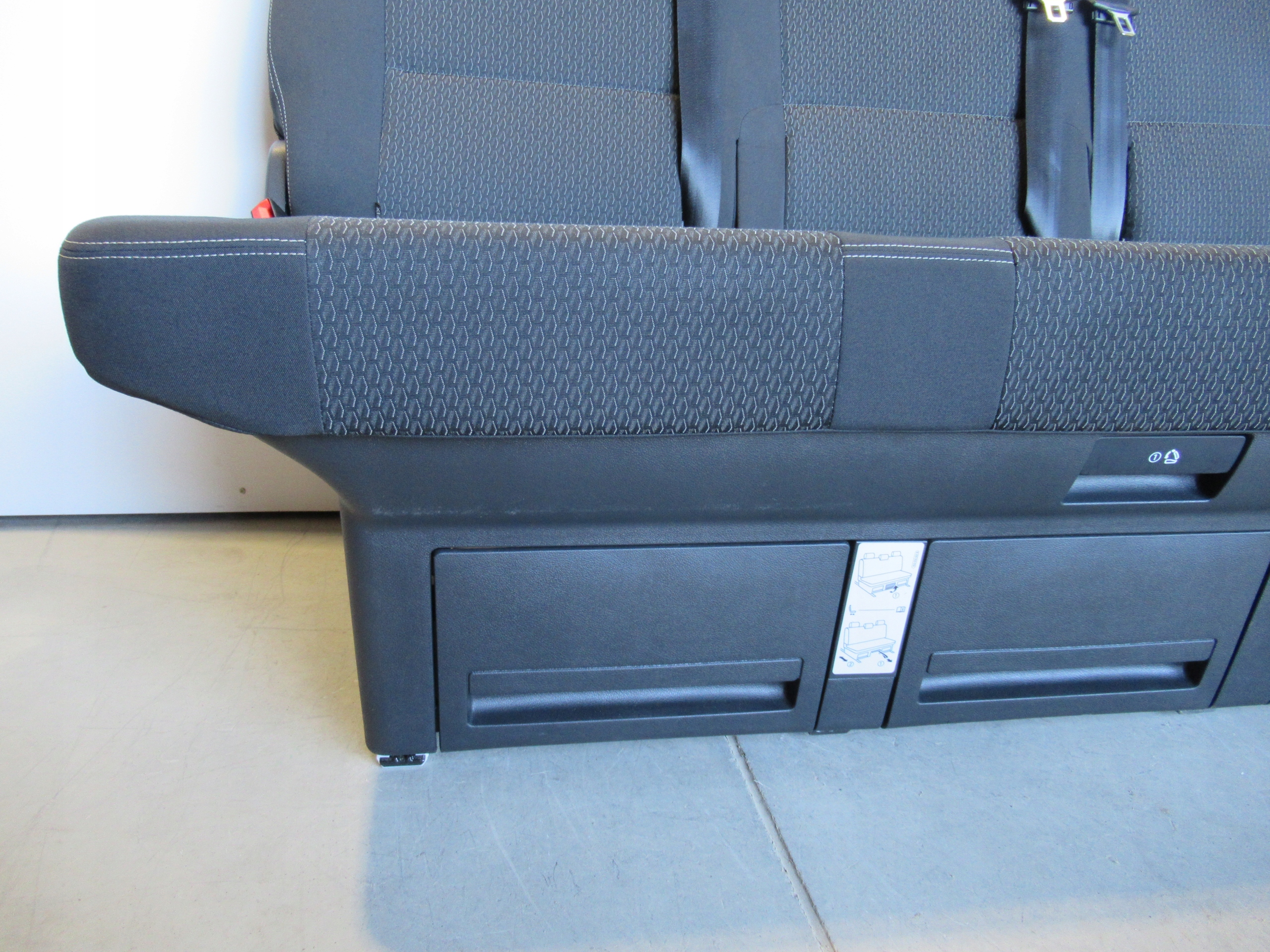 VW T6 MULTIVAN Sitz Sitz 3 RZAD ISOFIX KUTAMO