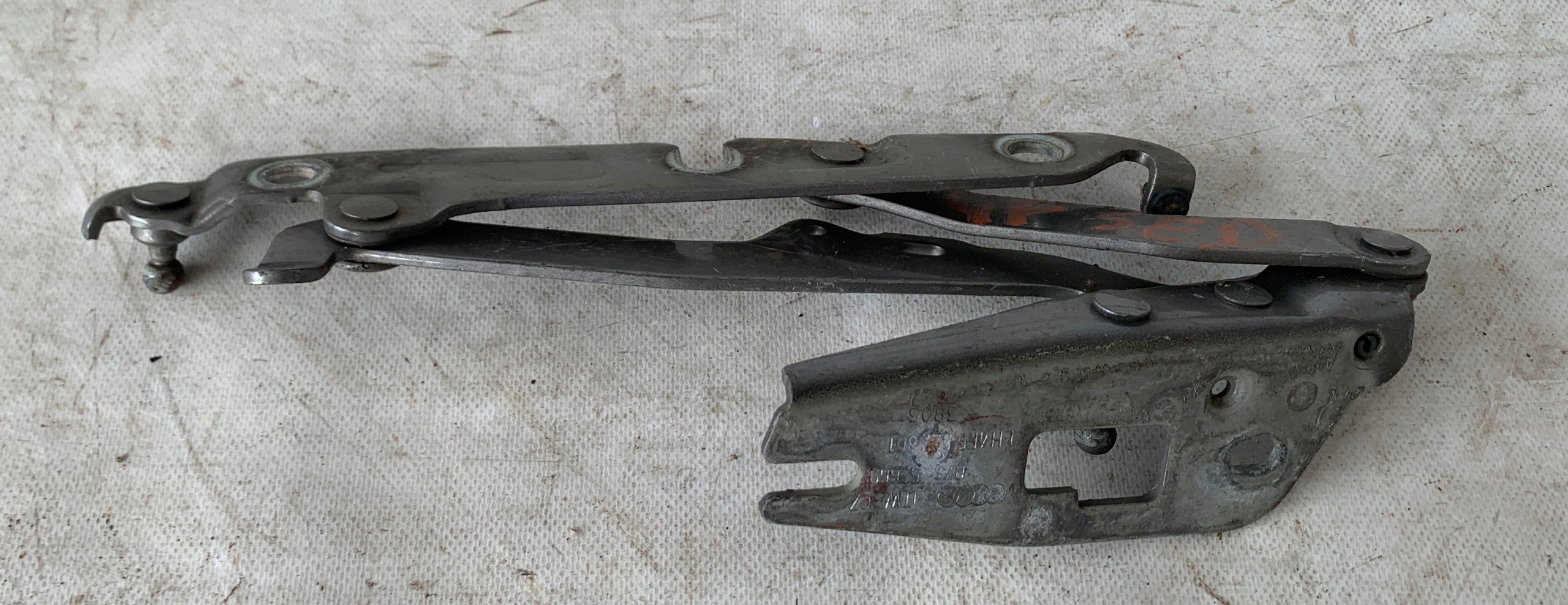 # hinge bonnet rear part left AUDI A6 C6 sedan 4F5827301