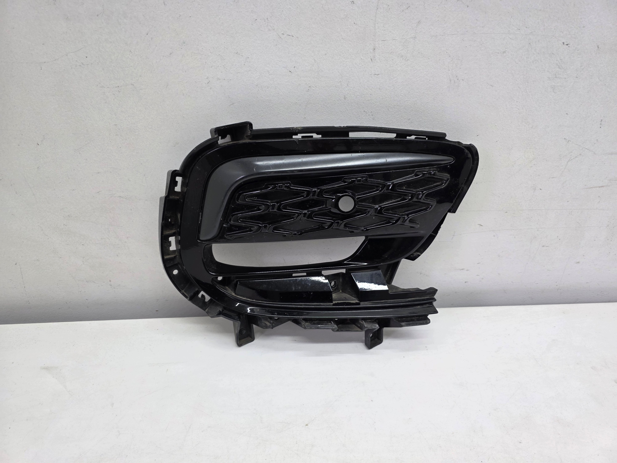 CHRYSLER PACIFICA LIFT 20- PDC grid of a bumper right front original