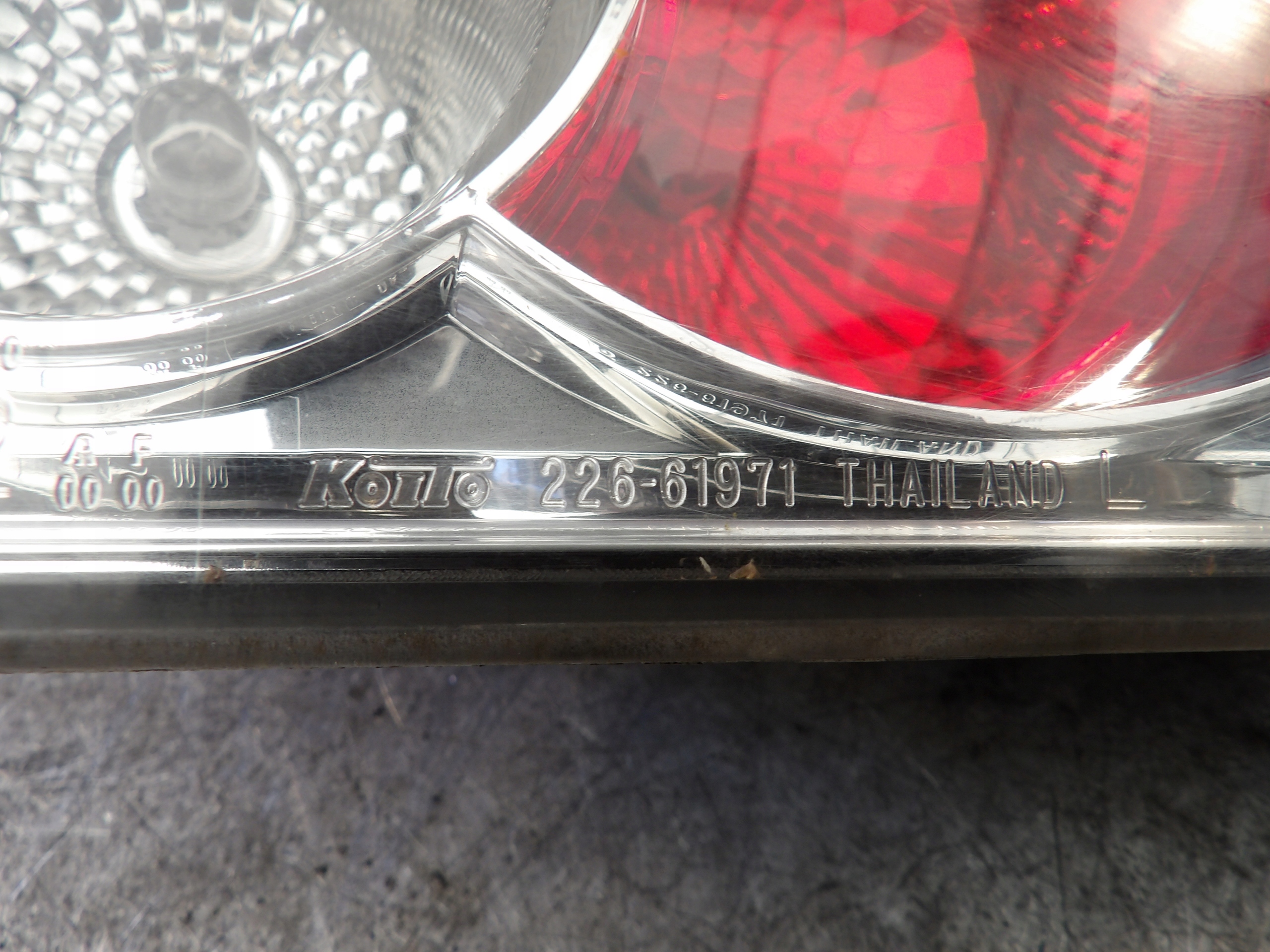 Mazda 6 light rear left trunk door 226-61971