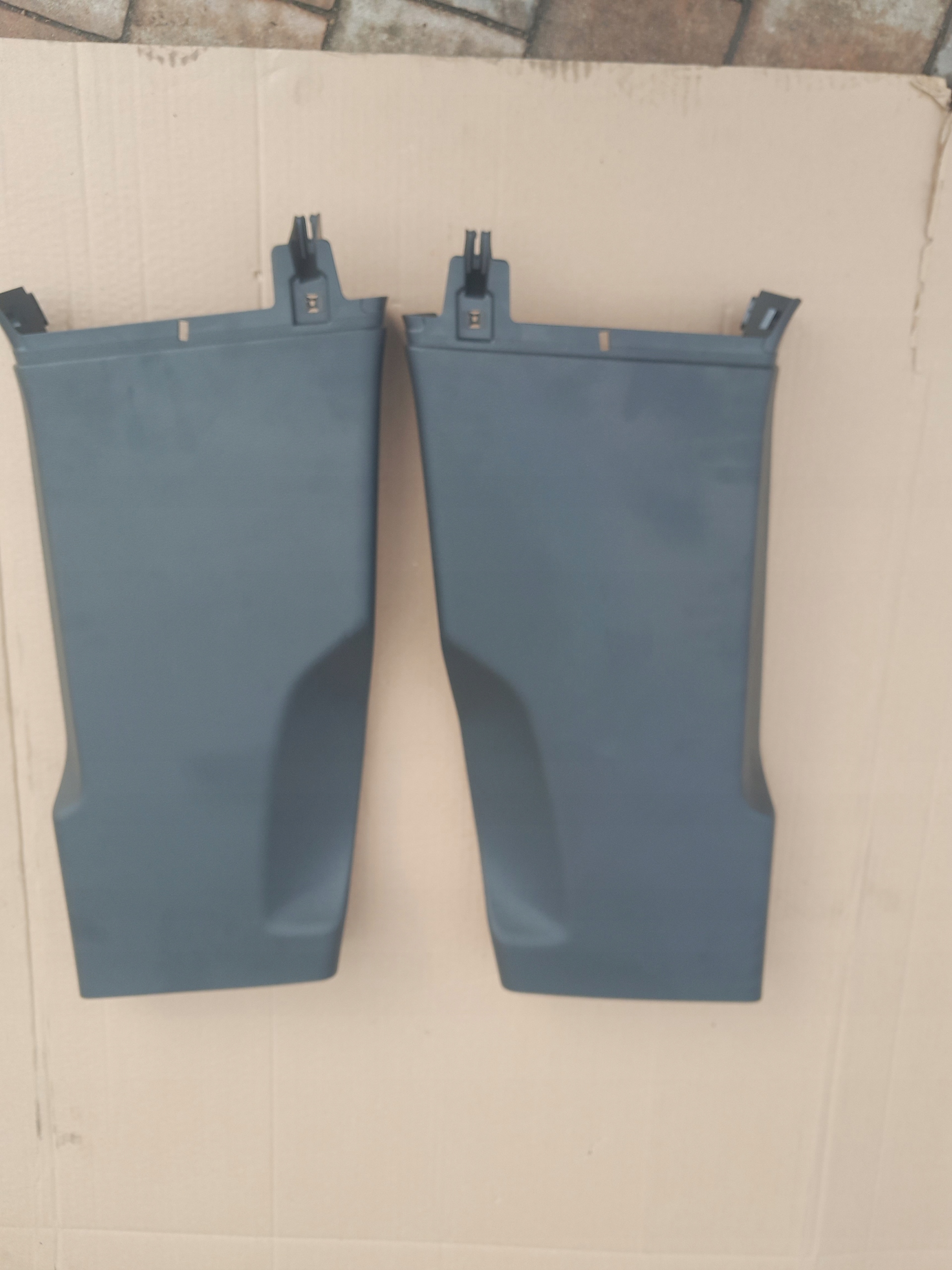 AUDI E-TRON 55 TAPICERKA SŁUPKA LEWA 4KE867239