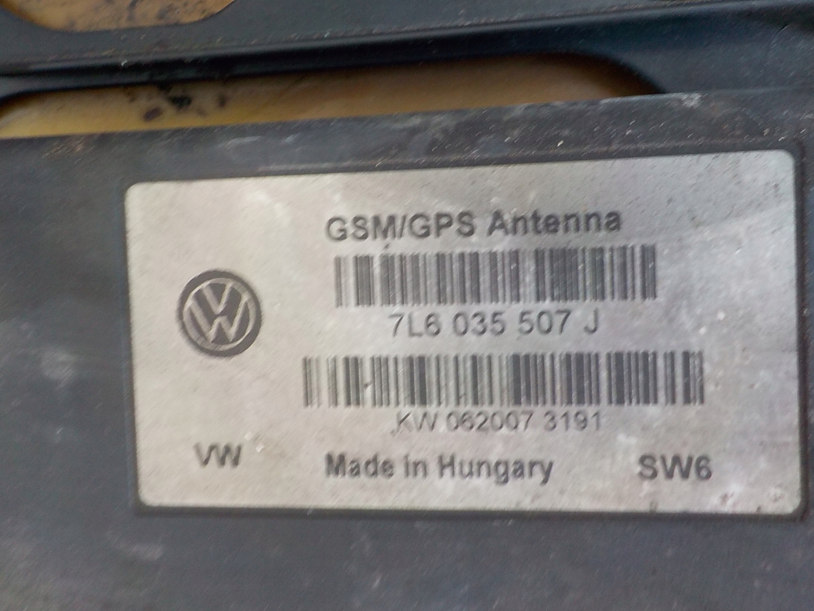 975 VOLKSWAGEN TOUAREG and fender right front front