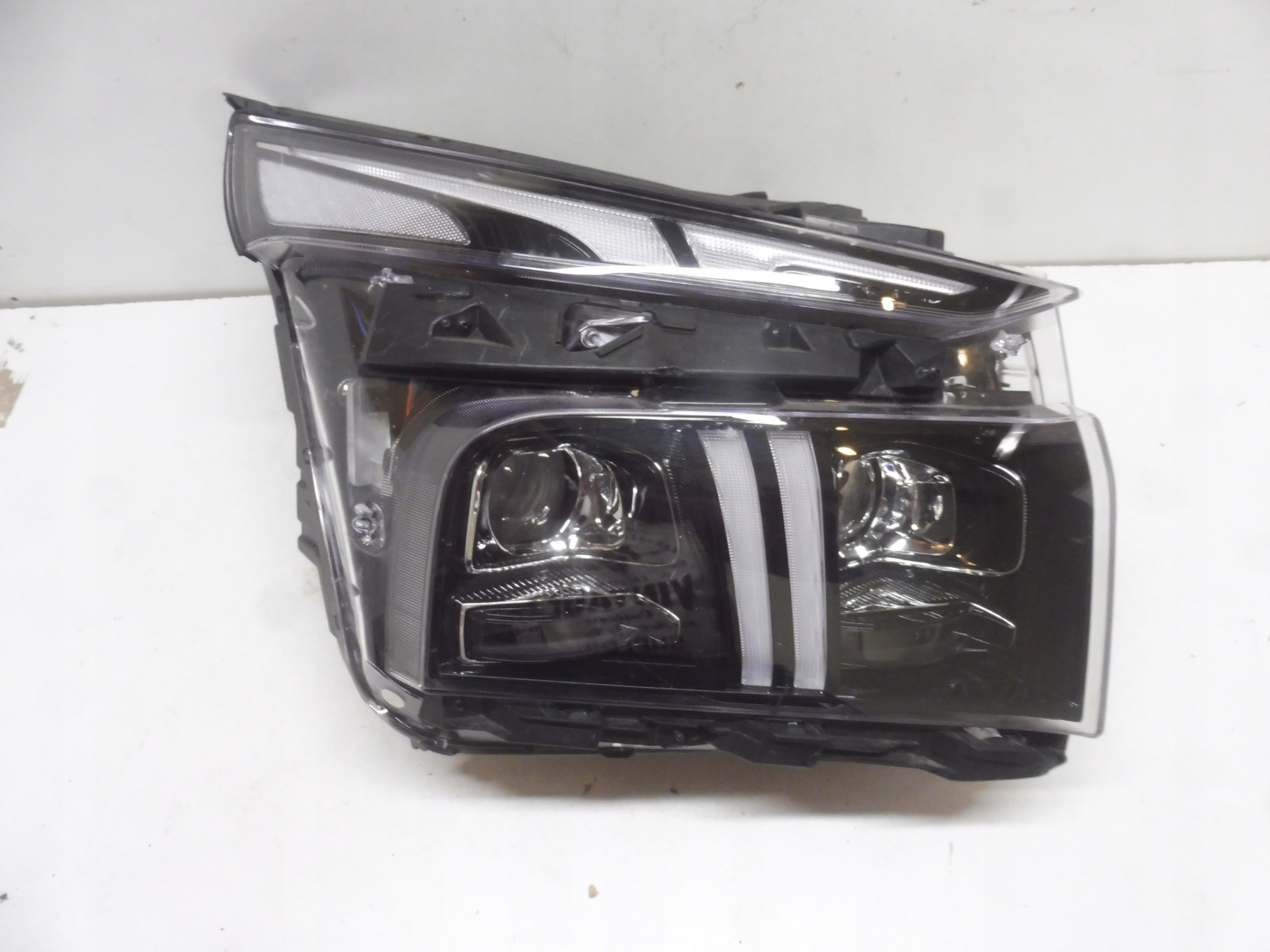 Hyundai Санта ФЕ IV ПОЛНЫЙ КОМПЛЕКТ LED права фара РЕСТАЙЛИНГ