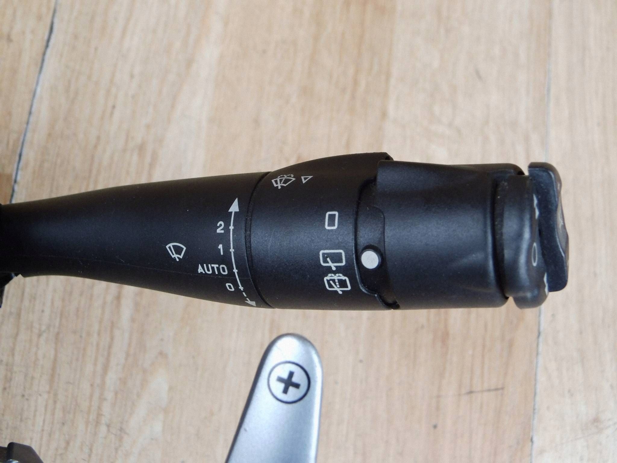 Citroen C2 with shifting control light switch of indicators