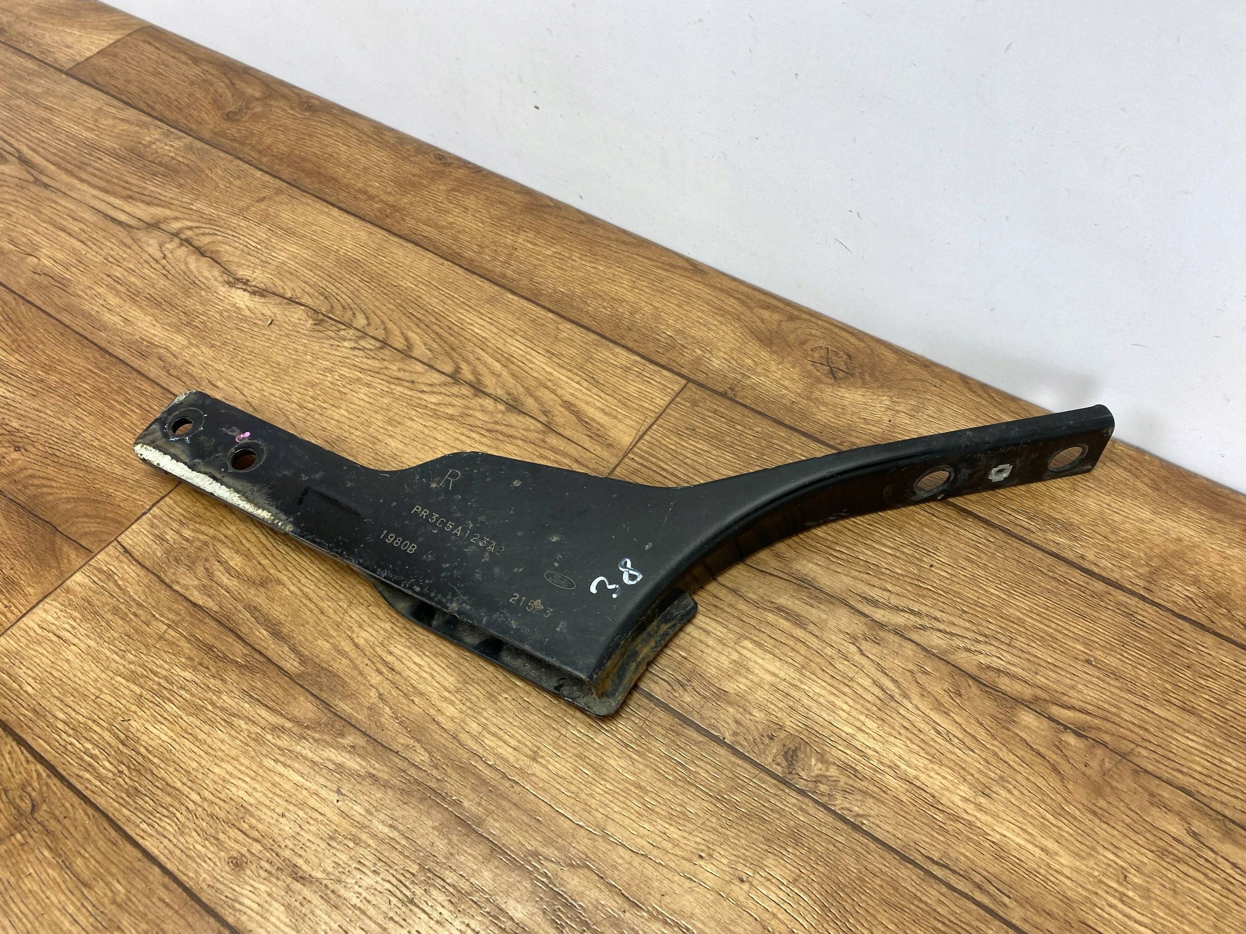 support panel for radiators pillar holder bracket right Ford Mustang VII MK7 2024+