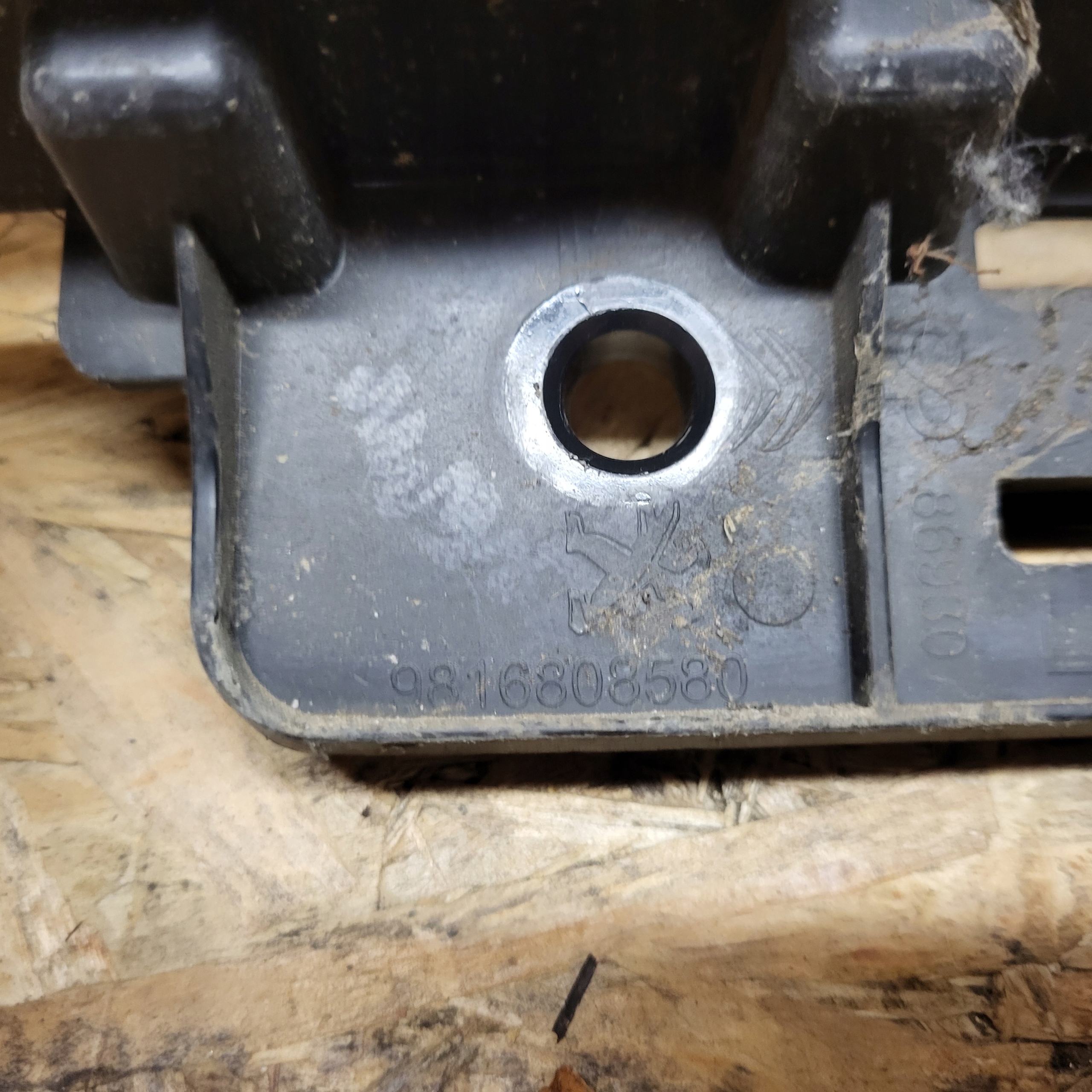OPEL COMBO E CITROEN BERLINGO TOYOTA PROACE CITY bumper bracket left rear part