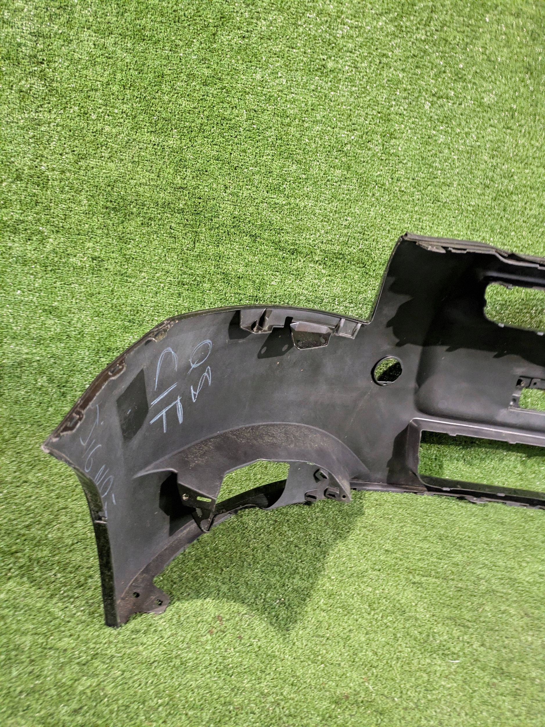 front bumper front TOYOTA AURIS and 06- NR.Z9098