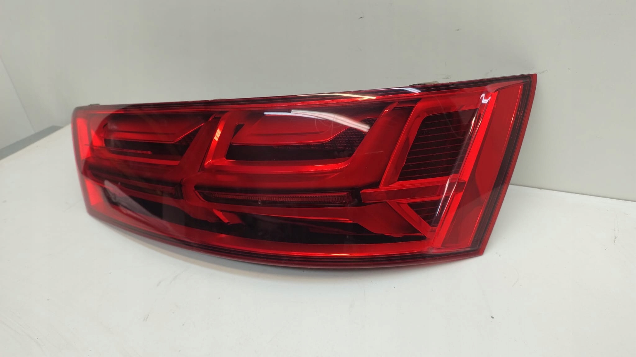 Q7m II Sq7 LED ФАРА ЗАД. ЗАДНЯ ПРАВА МАТРИКС