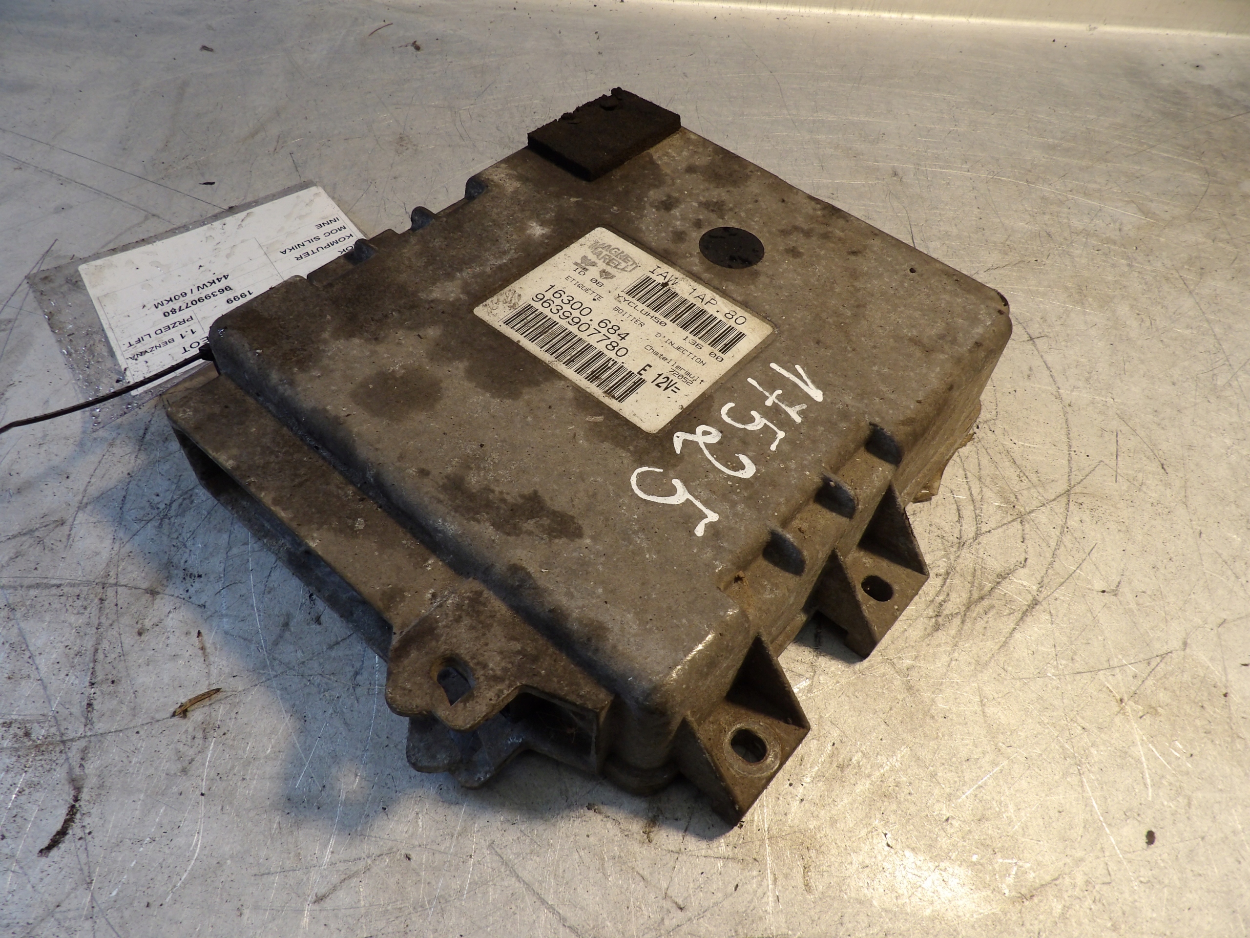 Peugeot 206 computer, control unit 9639907780 16300J.684 IAW.80