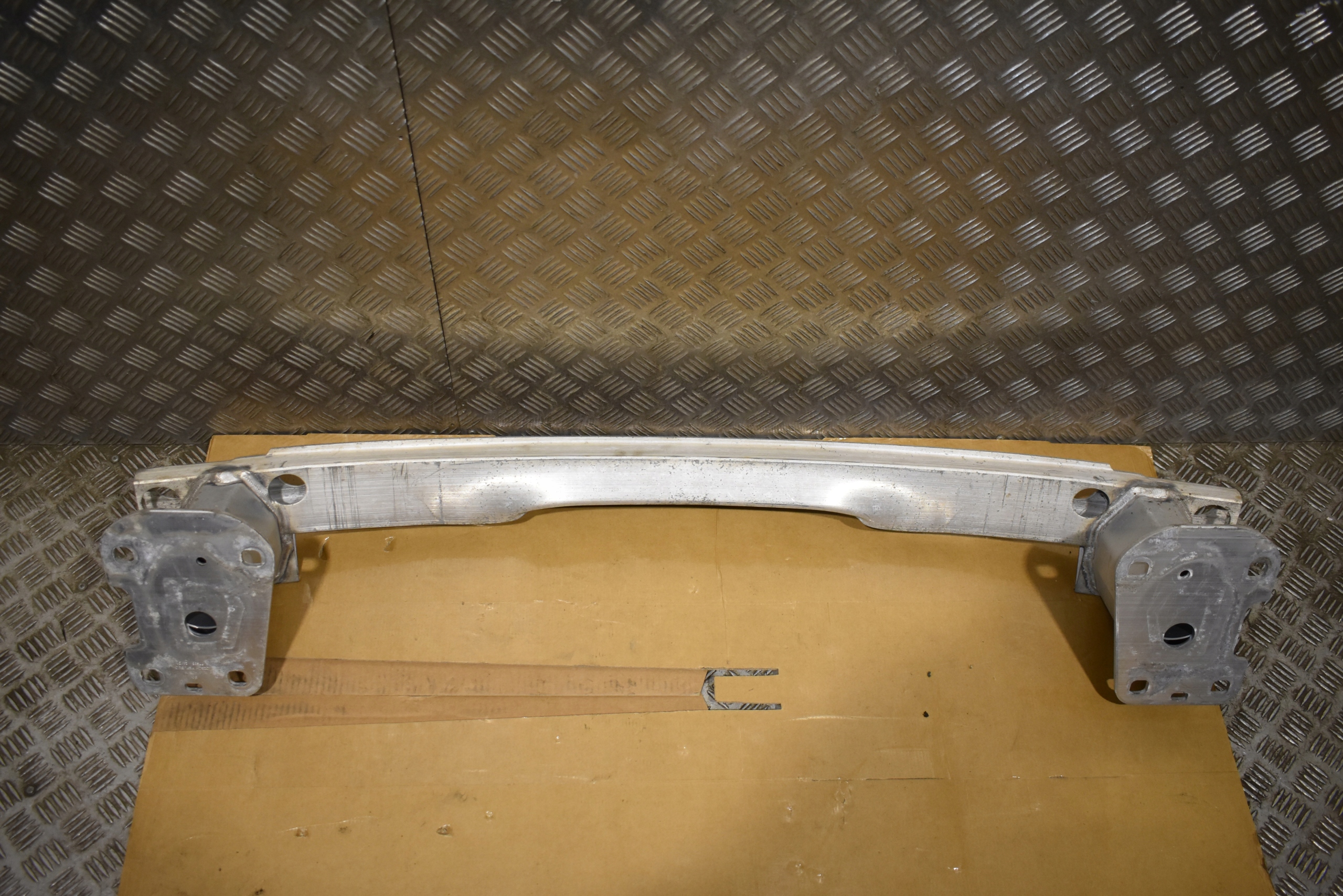 IDEALNA bumper support rear part rear LAMBORGHINI URUS 1