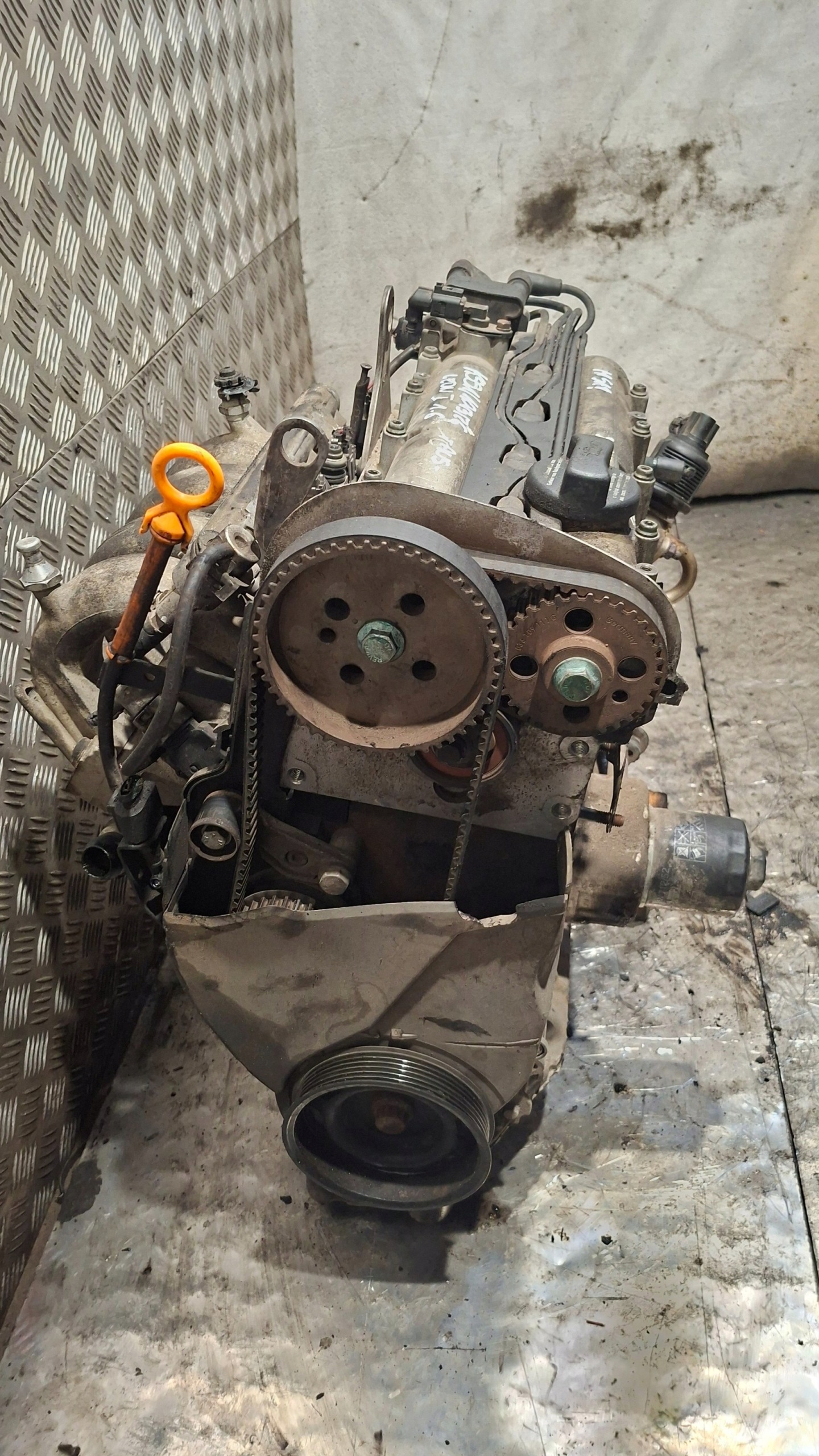 engine unprotected pillar SEAT LEON and 1.6 AUS