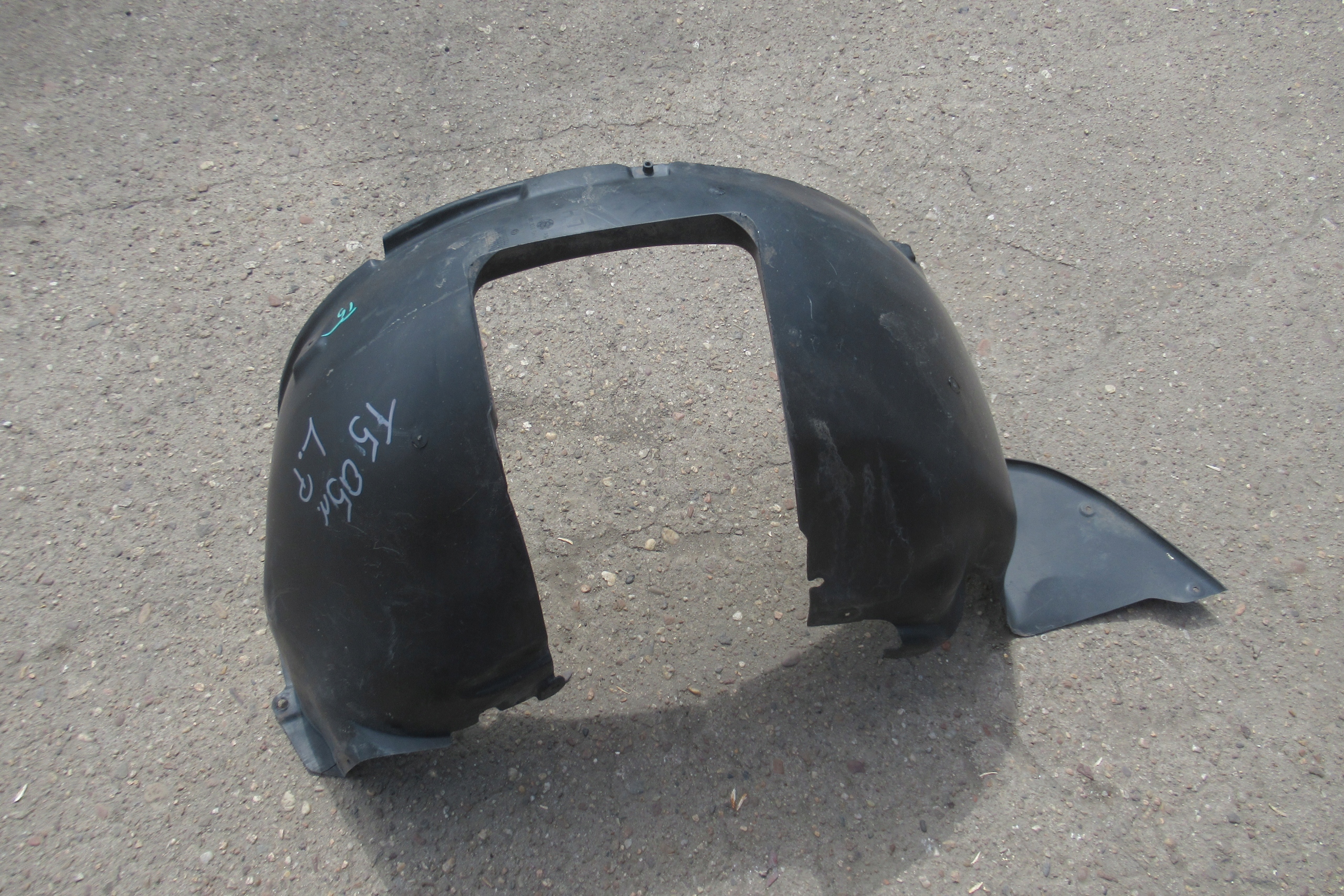 VW T5 05R 2.5 TDI mudguard left front 7H0809961A