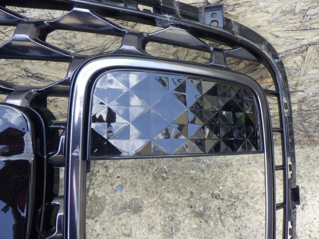 HYUNDAI STARIA 22- front bumper grid