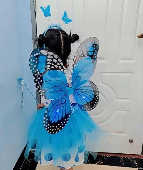 STRÓJ KOSTIUM MOTYL WRÓŻKA SKRZYDŁA TUTU LED 3-9L Kolor dominujący niebieski