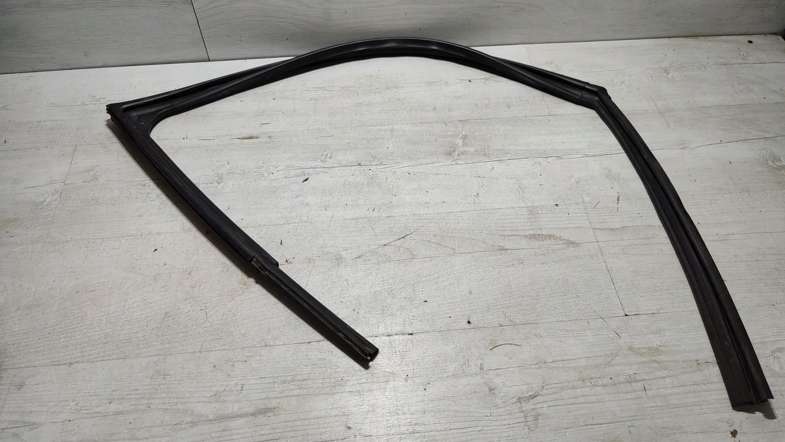 gasket windows door right front Mazda 2 DJ lift