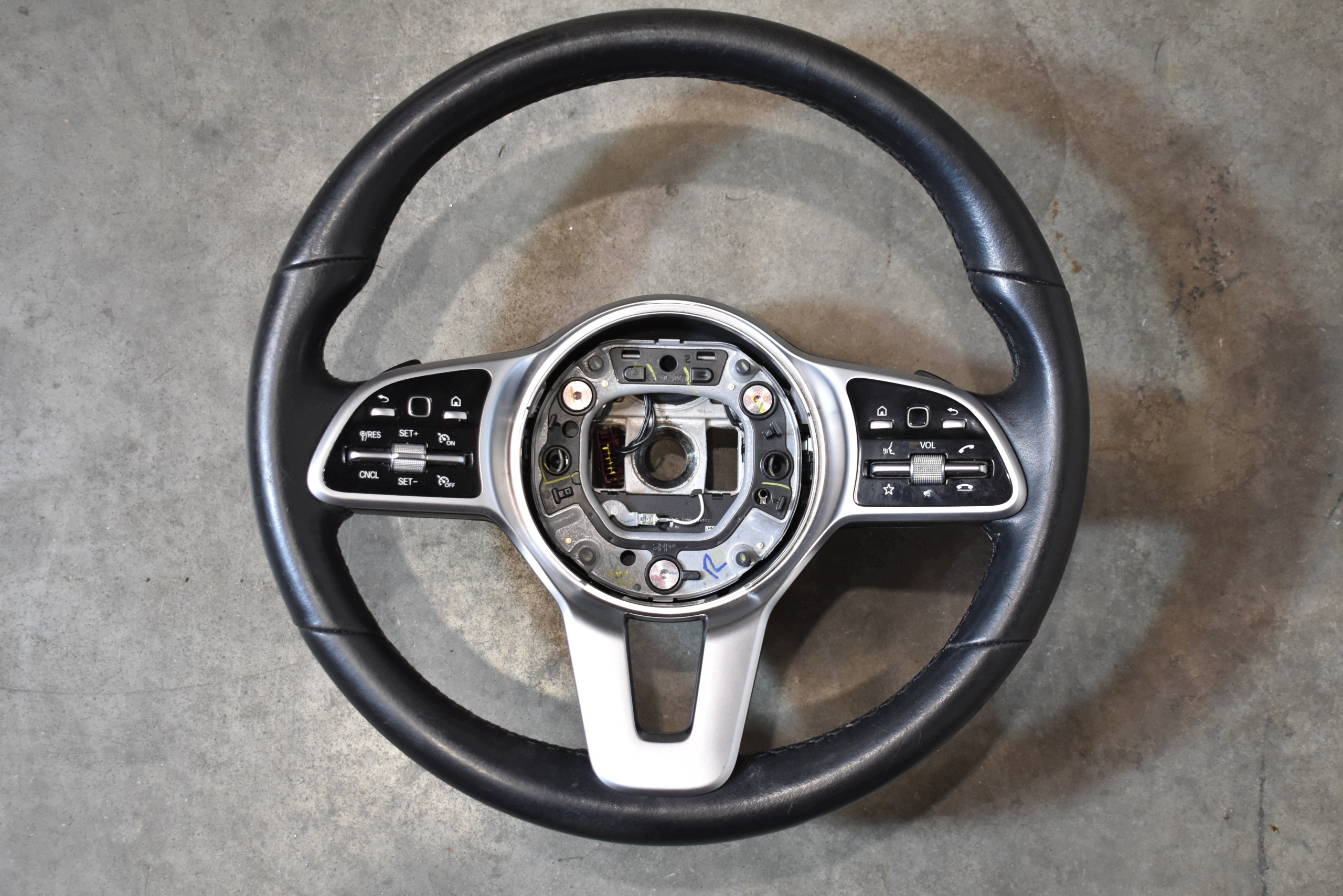 steering wheel, + with shifting MERCEDES X247 GLB 1