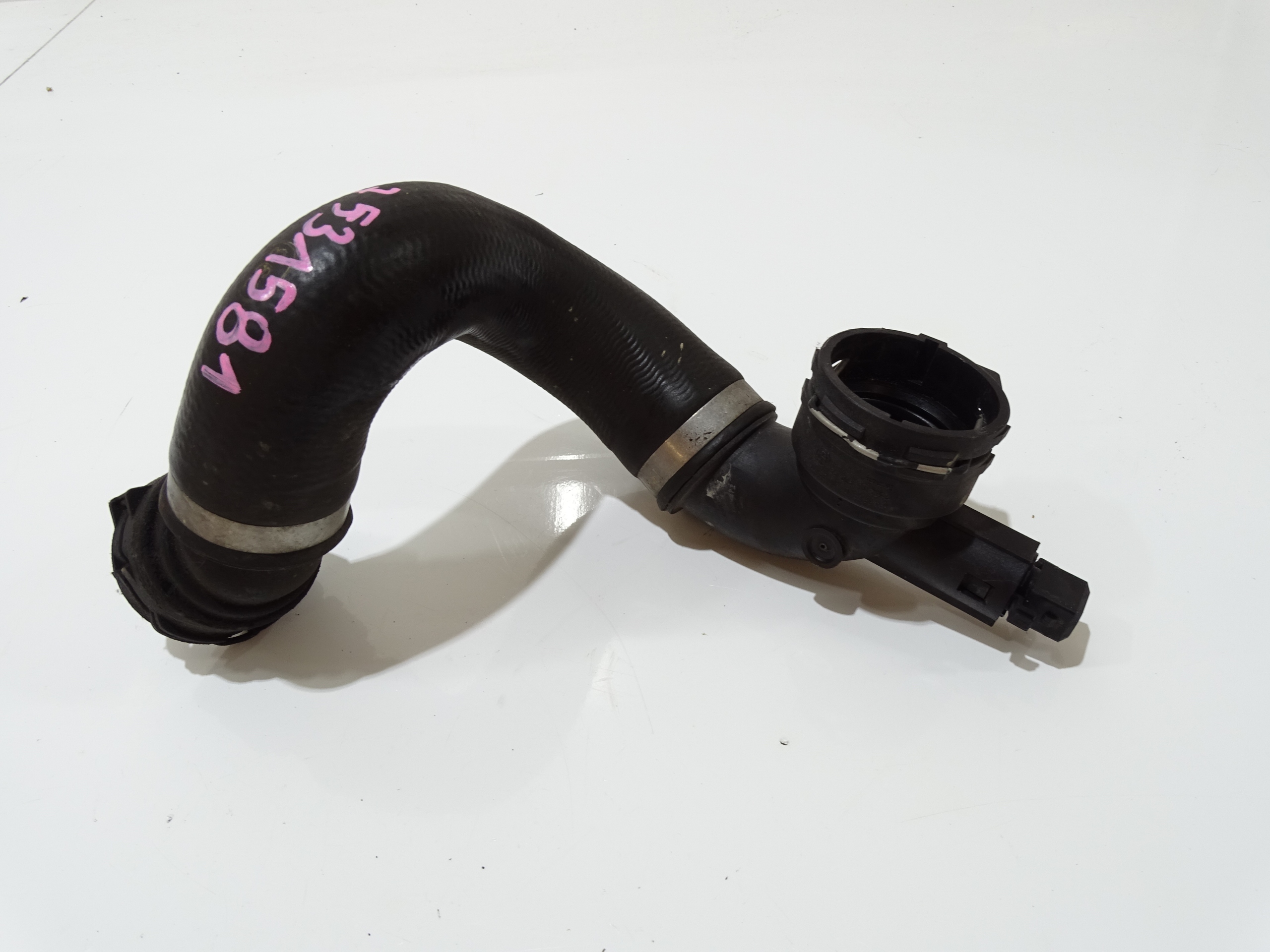 prijenos crijevo vode BMW E90 E91 N52 OE 7531581