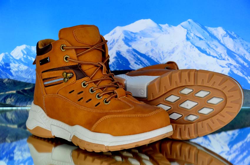 CIEPŁE BUTY ZIMOWE OCIEPLANE KOŻUCHEM TREKINGOWE Długość wkładki 29.2 cm