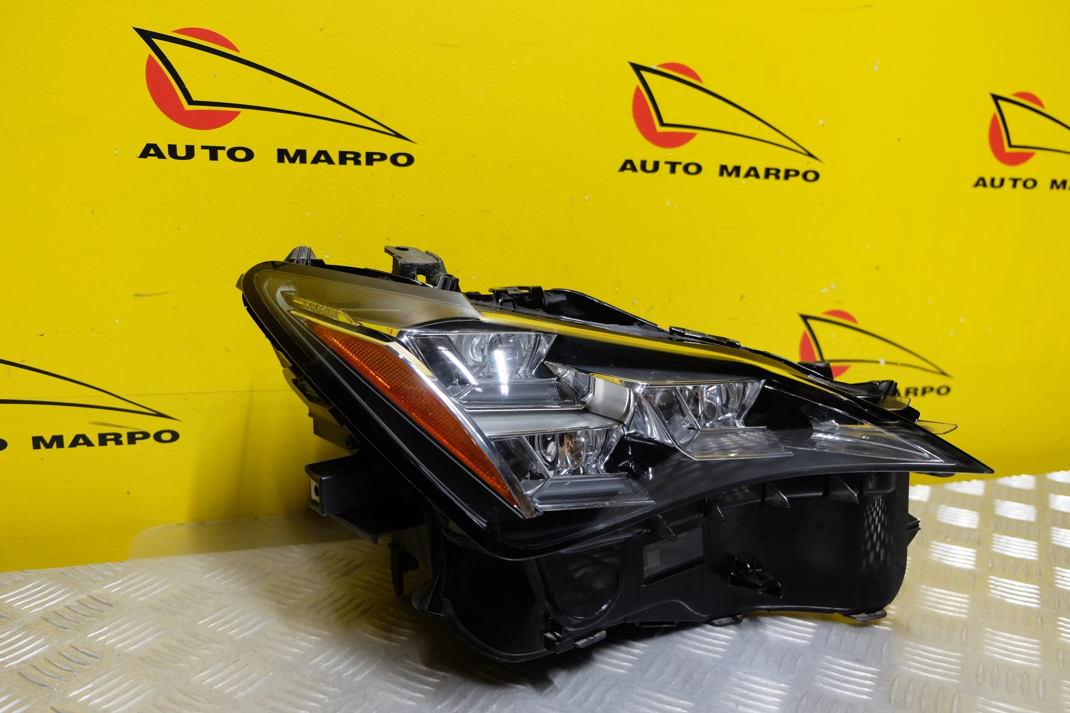 LEXUS RC RC200T RC300H RCF REFLEKTOR LED LAMPA USA Numer katalogowy części RC2015-2018REFLEKTORTRIPLELEDRUSA