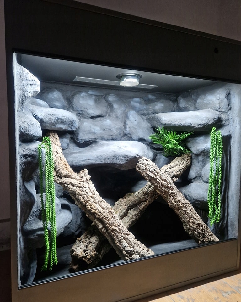 Tropické Terárium 120x60x120 Dřevěná Hadice Pyton Boa Lesní Vybavení