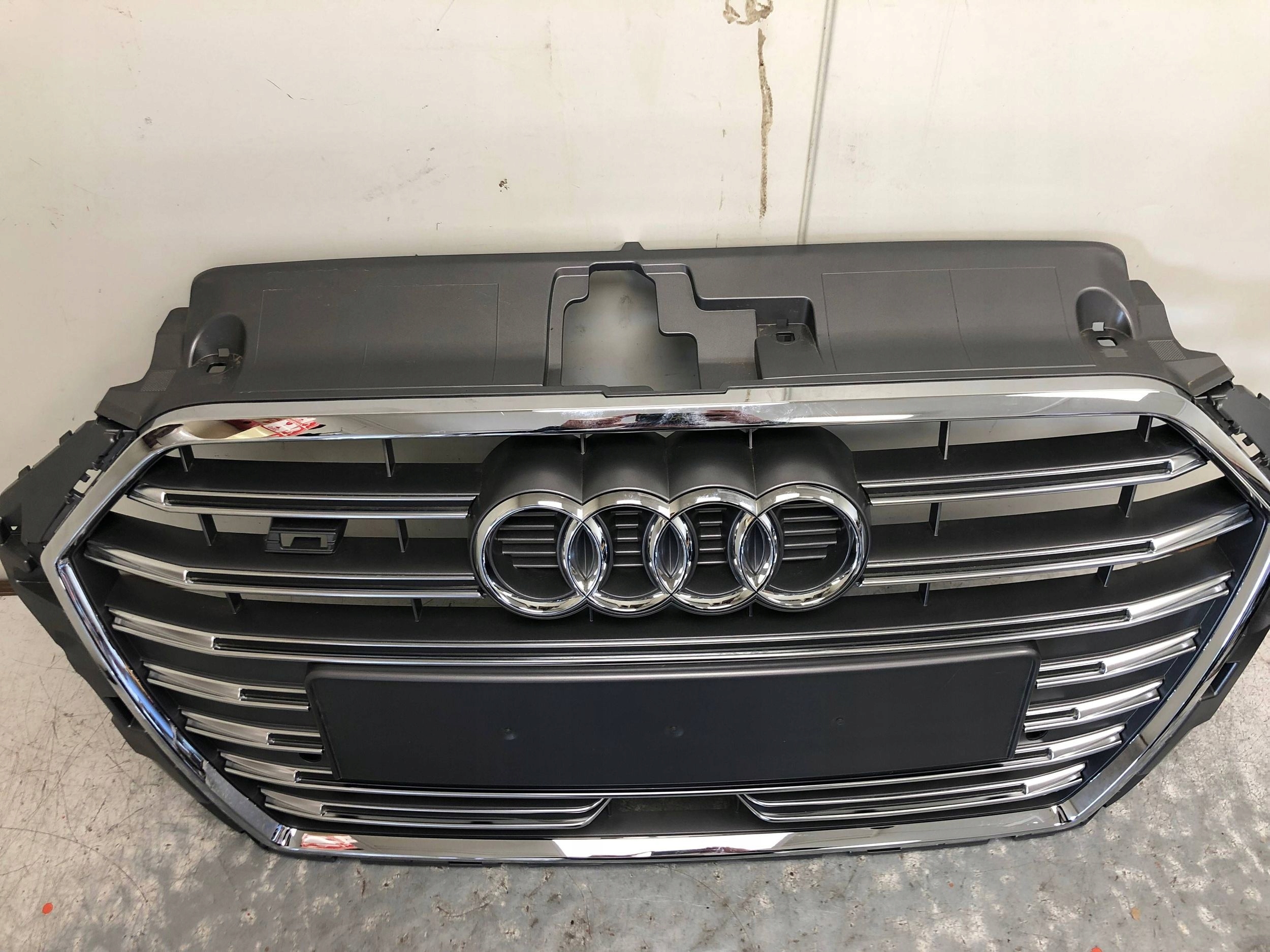 maska maska PDC ispod RADAR AUDI S3 8V LIFT 8V3853651AE