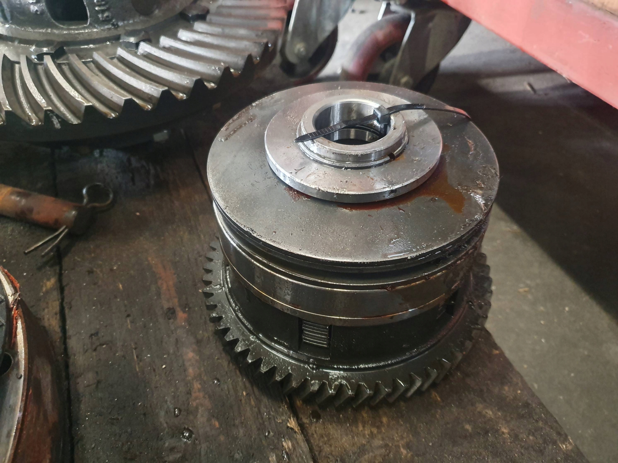 wheel ZEBATE TRAKTOR clutch NEW HOLLAND 8360