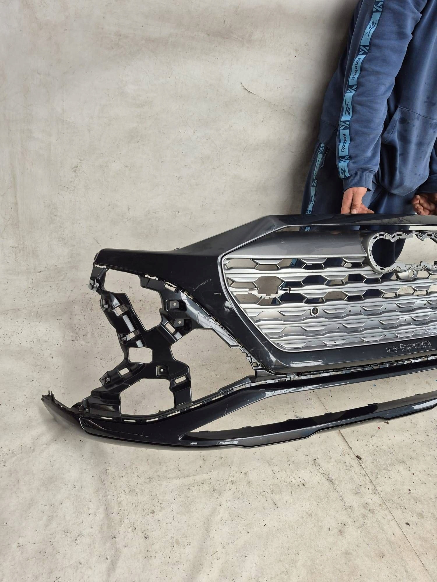 AUDI Q8 4KE E-TRON 18- bumper front front SPR PDC
