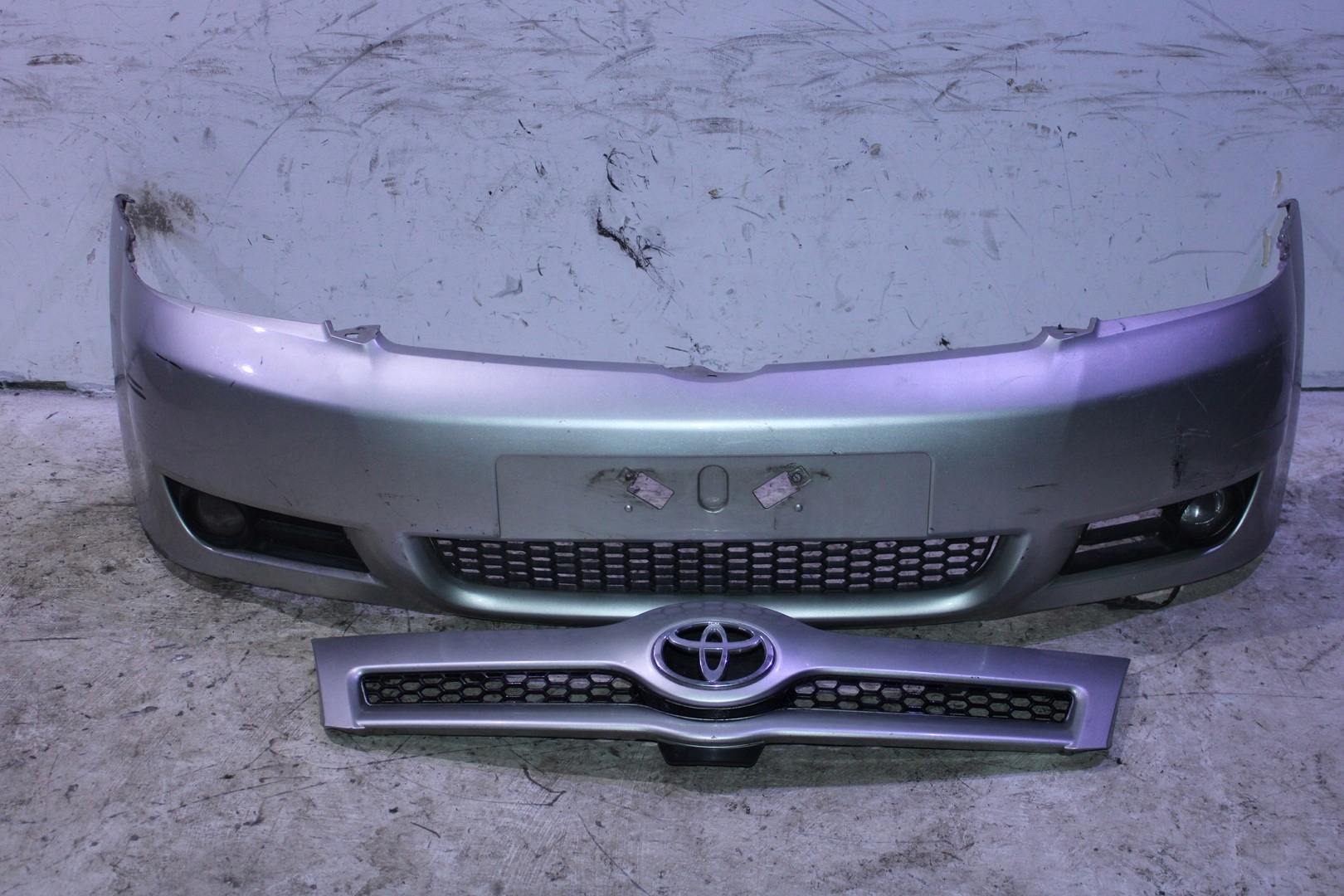 ZDERZAK PRZÓD PRZEDNI TOYOTA COROLLA VERSO ZDERZAK PRZÓD PRZEDNI TOYOTA ...