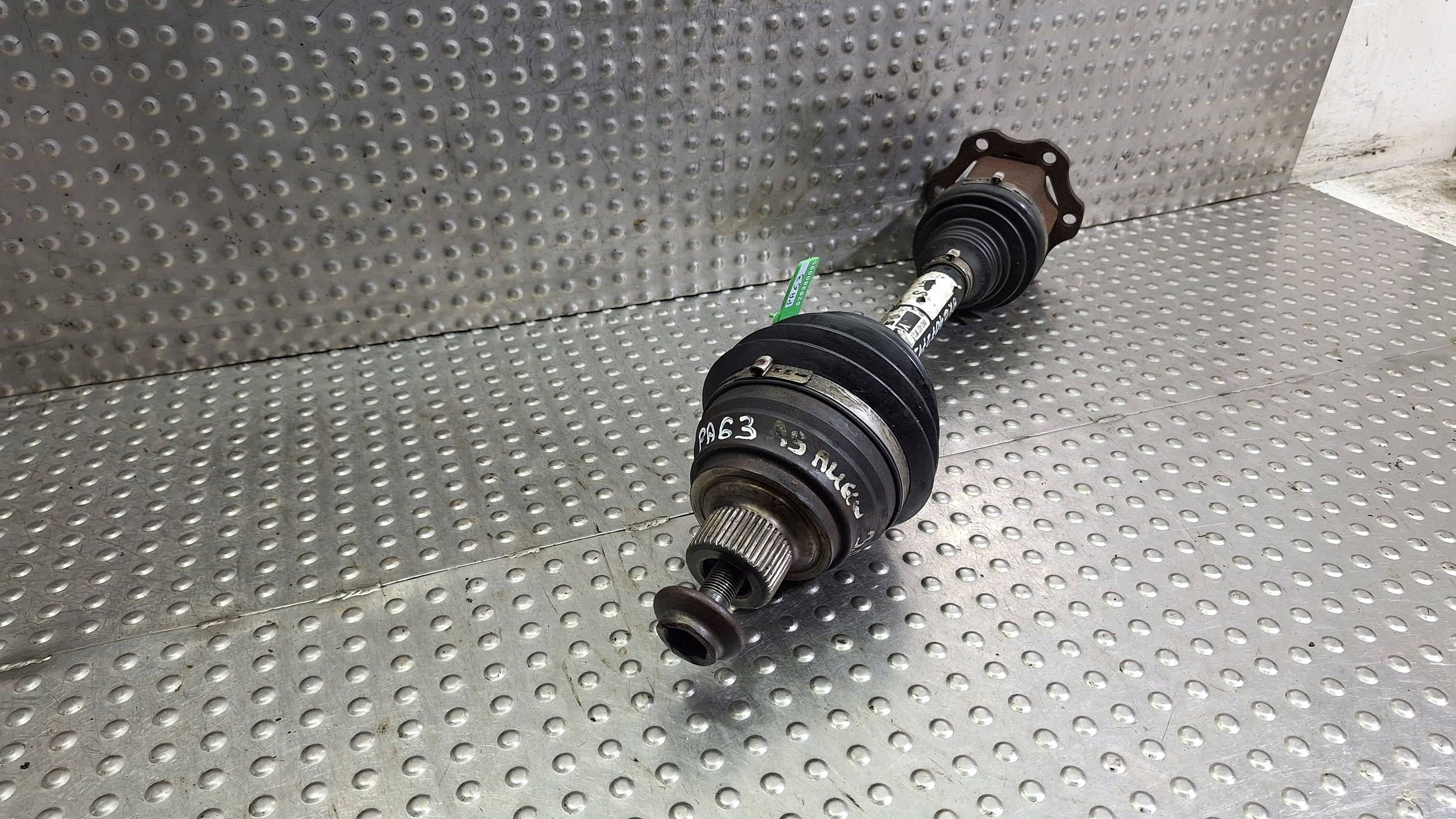 semi-axis left front 8K0407271S AUDI A4 B8 A5 8T 2.7 3.0 TDI