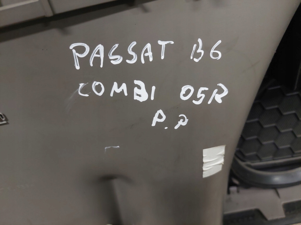 VW PASSAT B6 KOMBI upholstery door right front