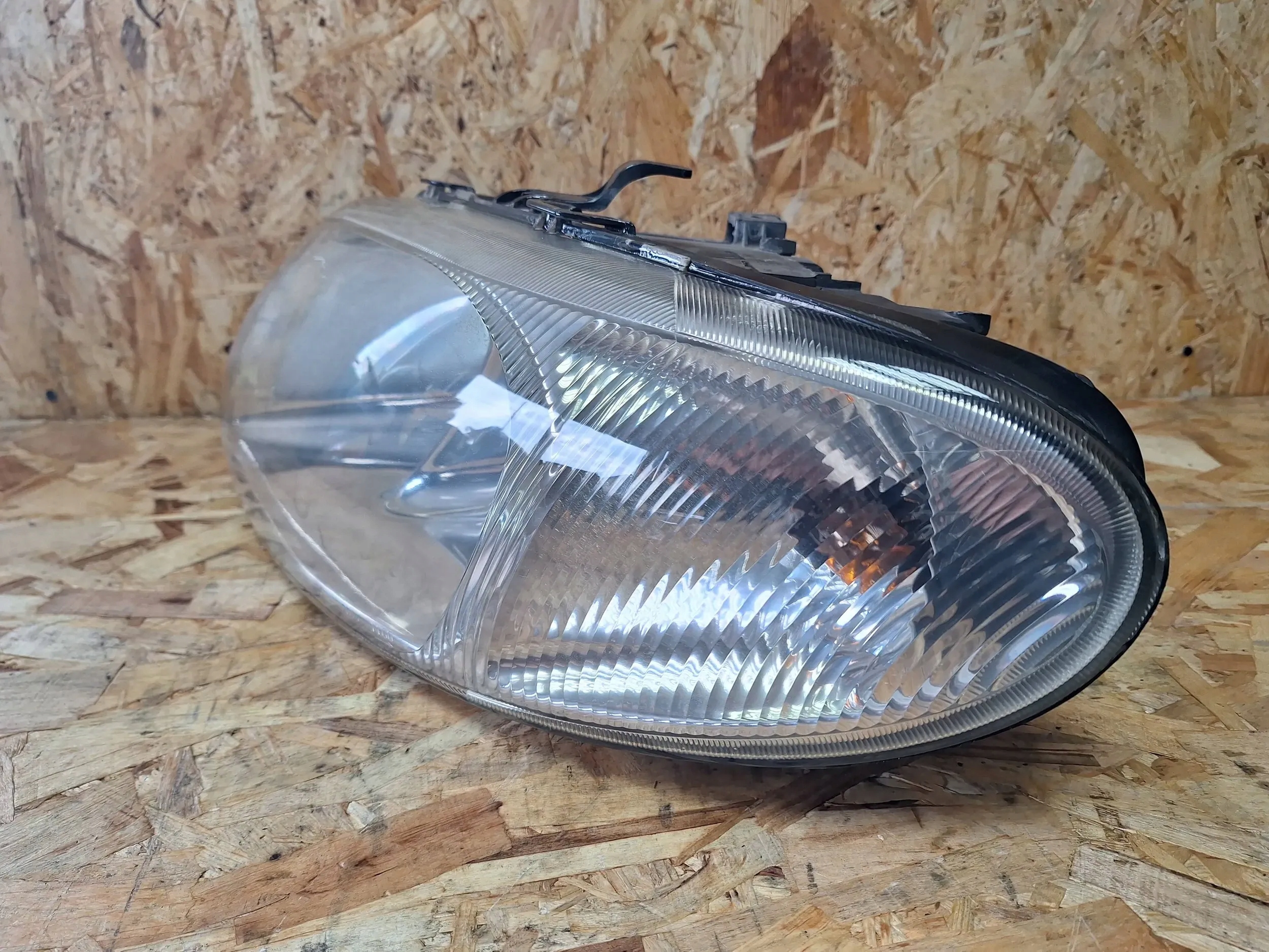 light front left Chrysler Voyager 01-04 EU