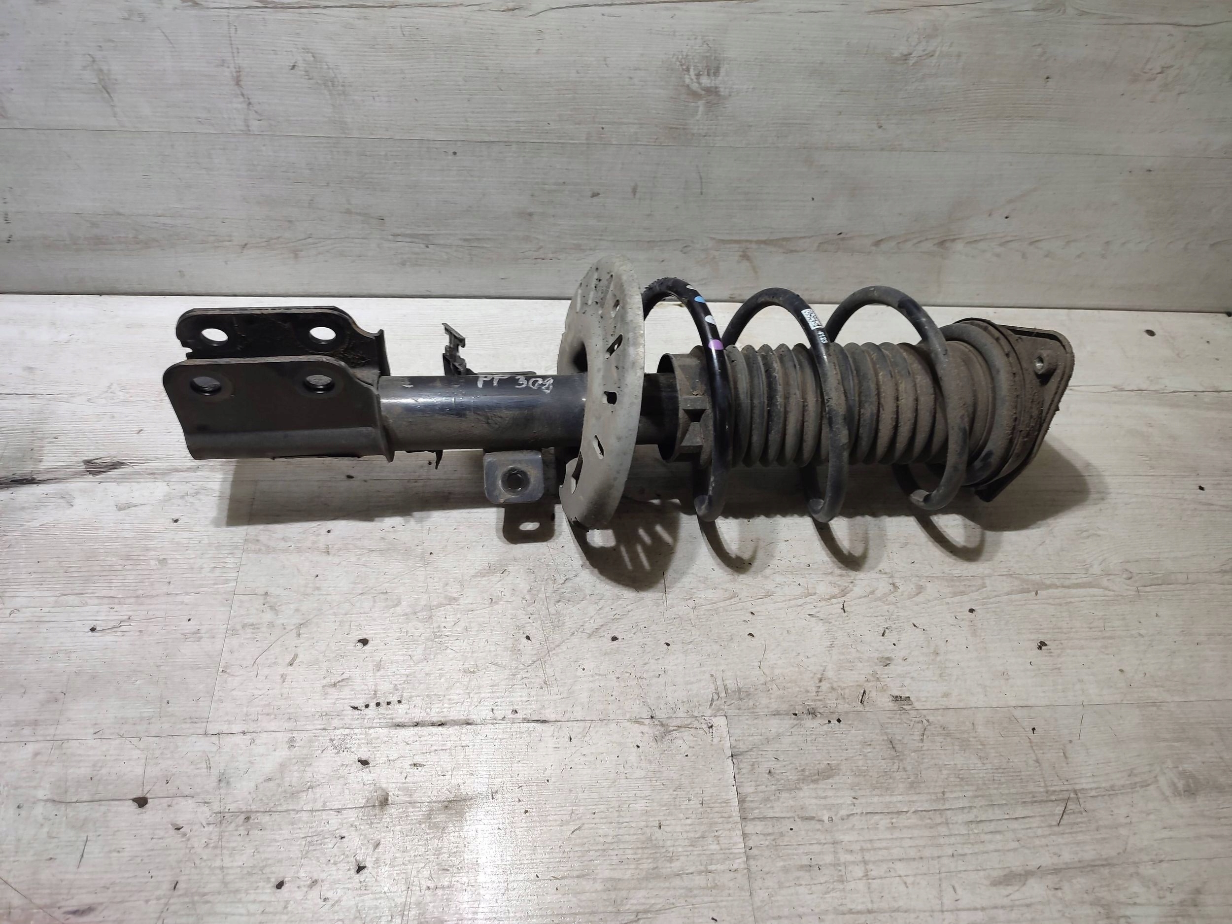 Peugeot 308 2019 front side right shock absorber front