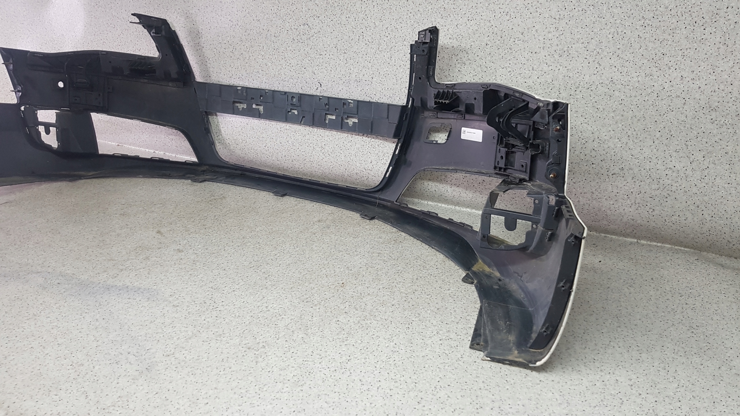 AUDI A8 A 8 4H 2009 - STOSSSTANGE VORNE 9544