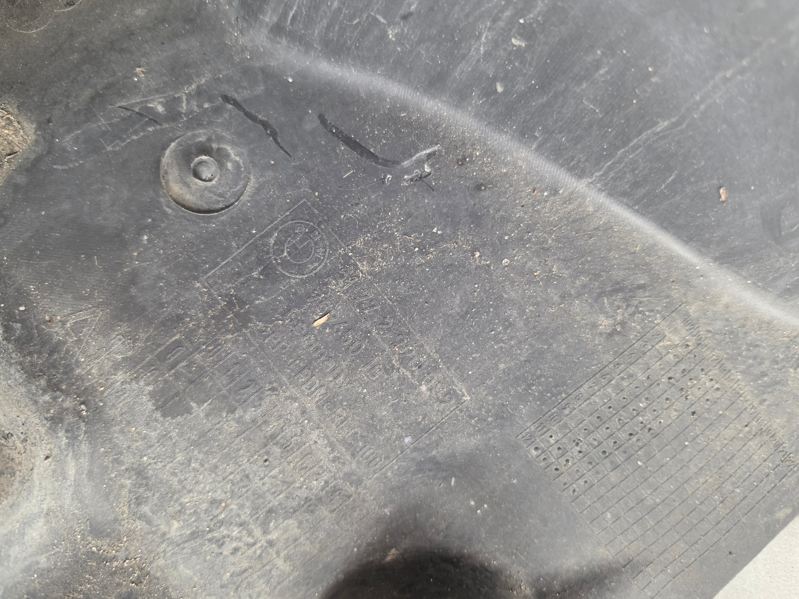 BMW X1 E84 mudguard front left 7290159 2990089