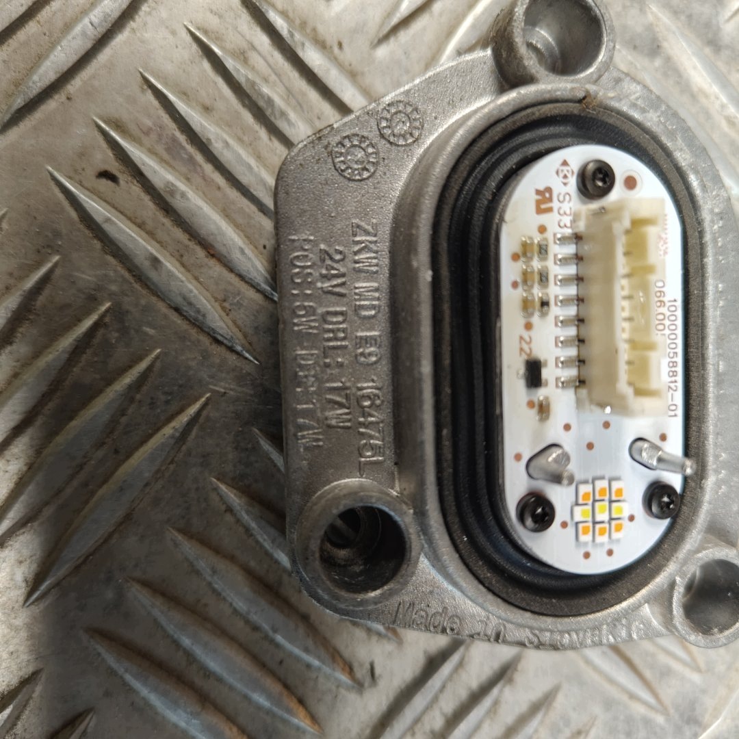 module LED REFLEKTOR gauche MAN TGX TG3 TGS TGL TGM 10000058812-01 d’origine.