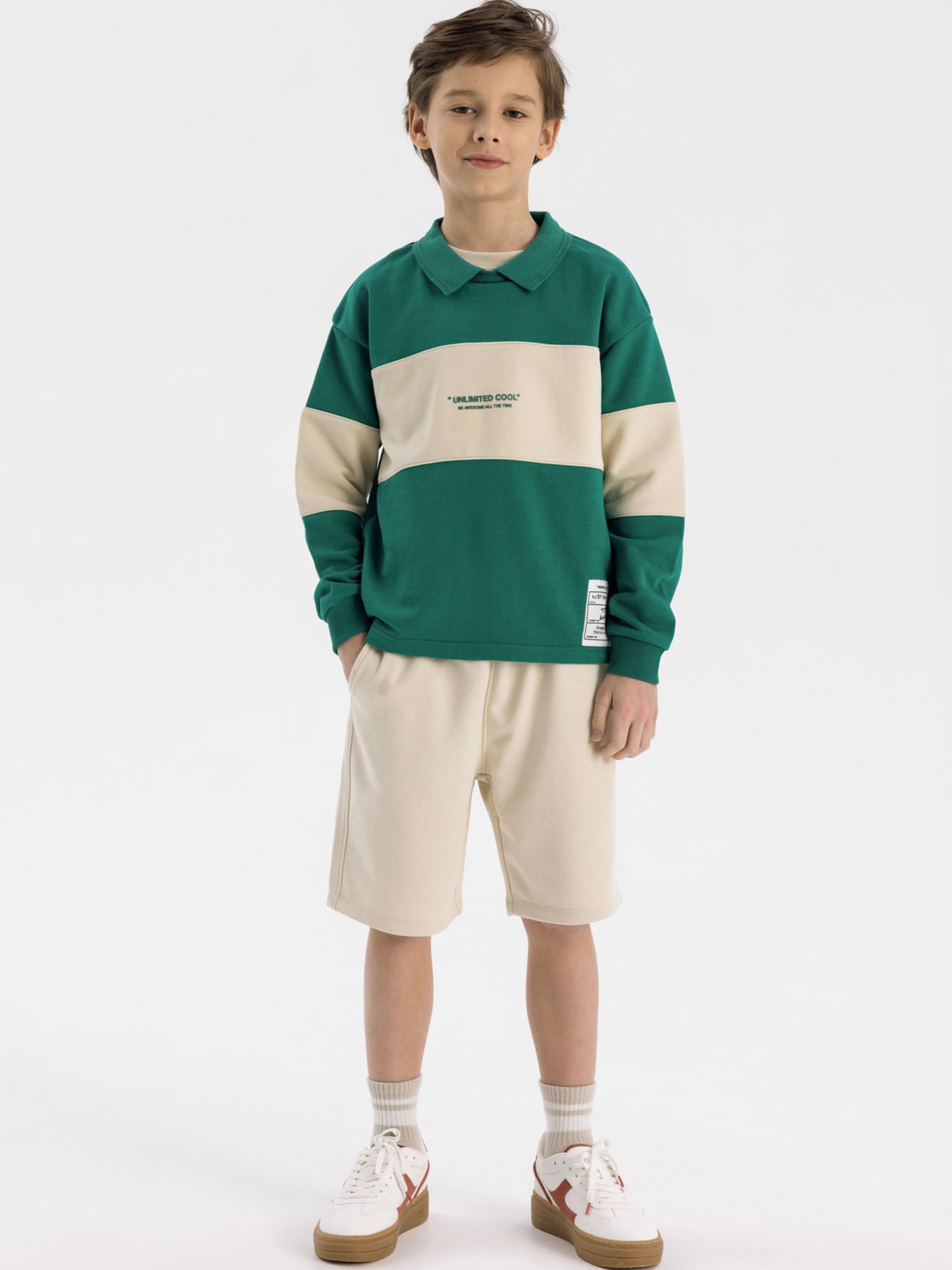 Chłopięca Bluza Dresowa z kołnierzem polo Zielona Minotri R.140