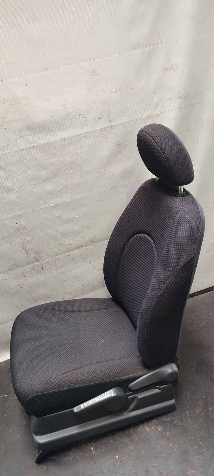 seat front left driver´s Daihatsu Sirion II 1,0