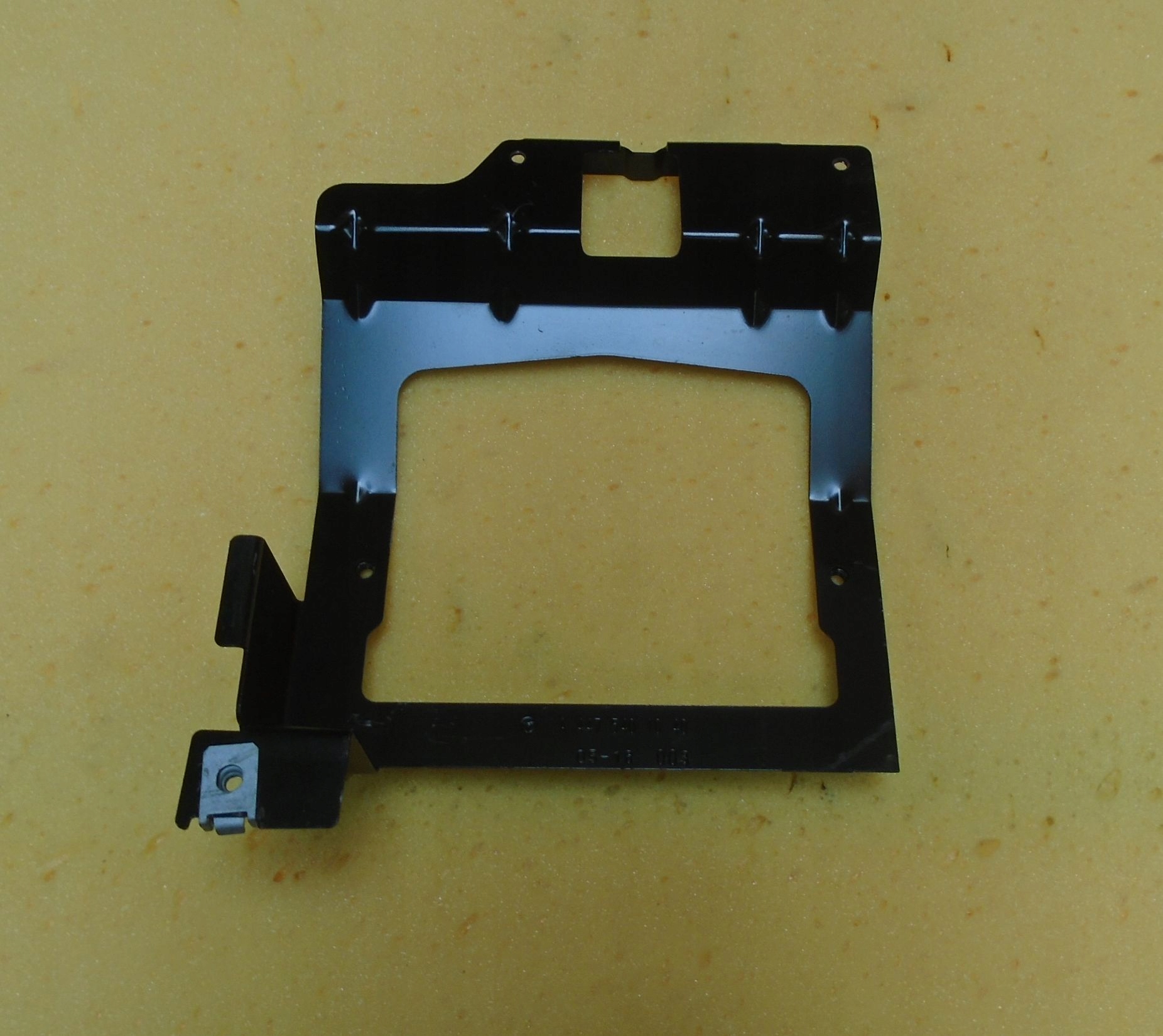 MERCEDES W447 крепление усилителя A4475401040