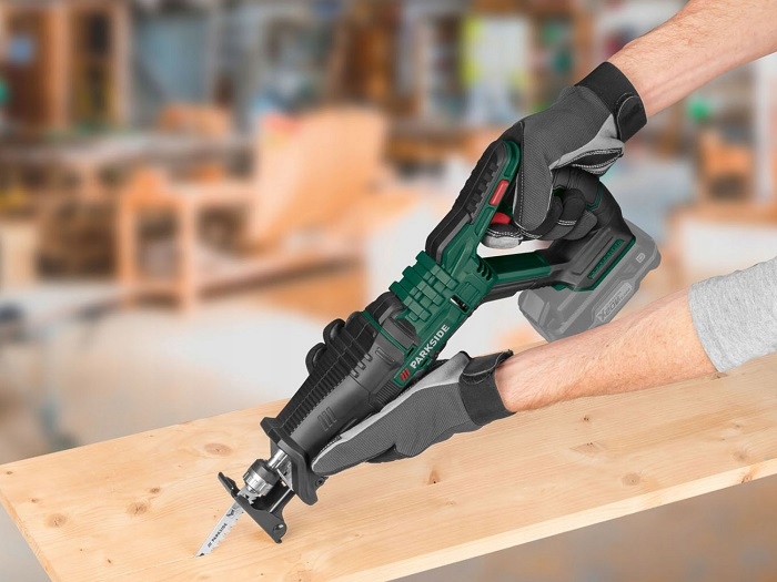 PARKSIDE Piła szablasta akumulatorowa 20V lisica lisi ogon Seria 20 V PSSA 20-Li B2